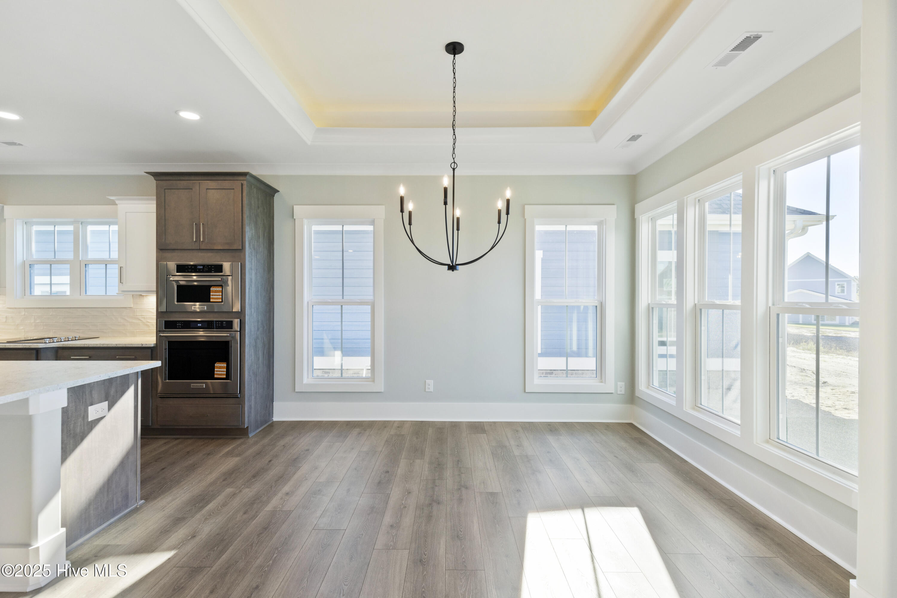 100557936 | Photo 19