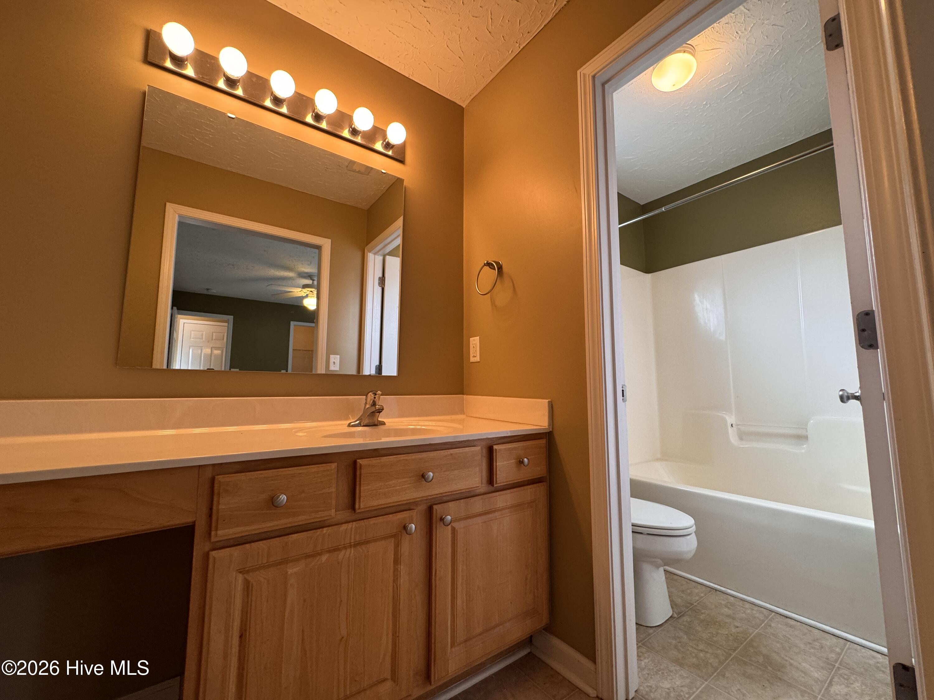 100556334 | Photo 12