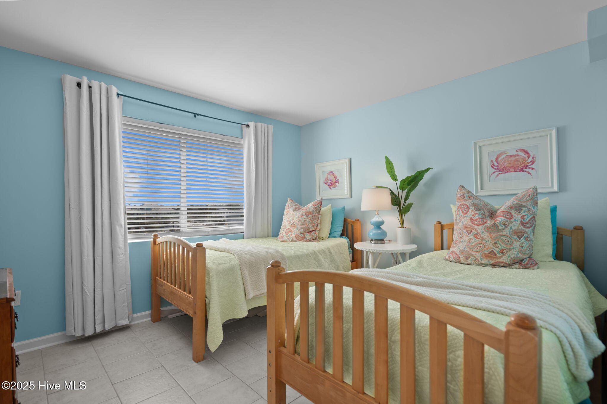 100530733 | Photo 22