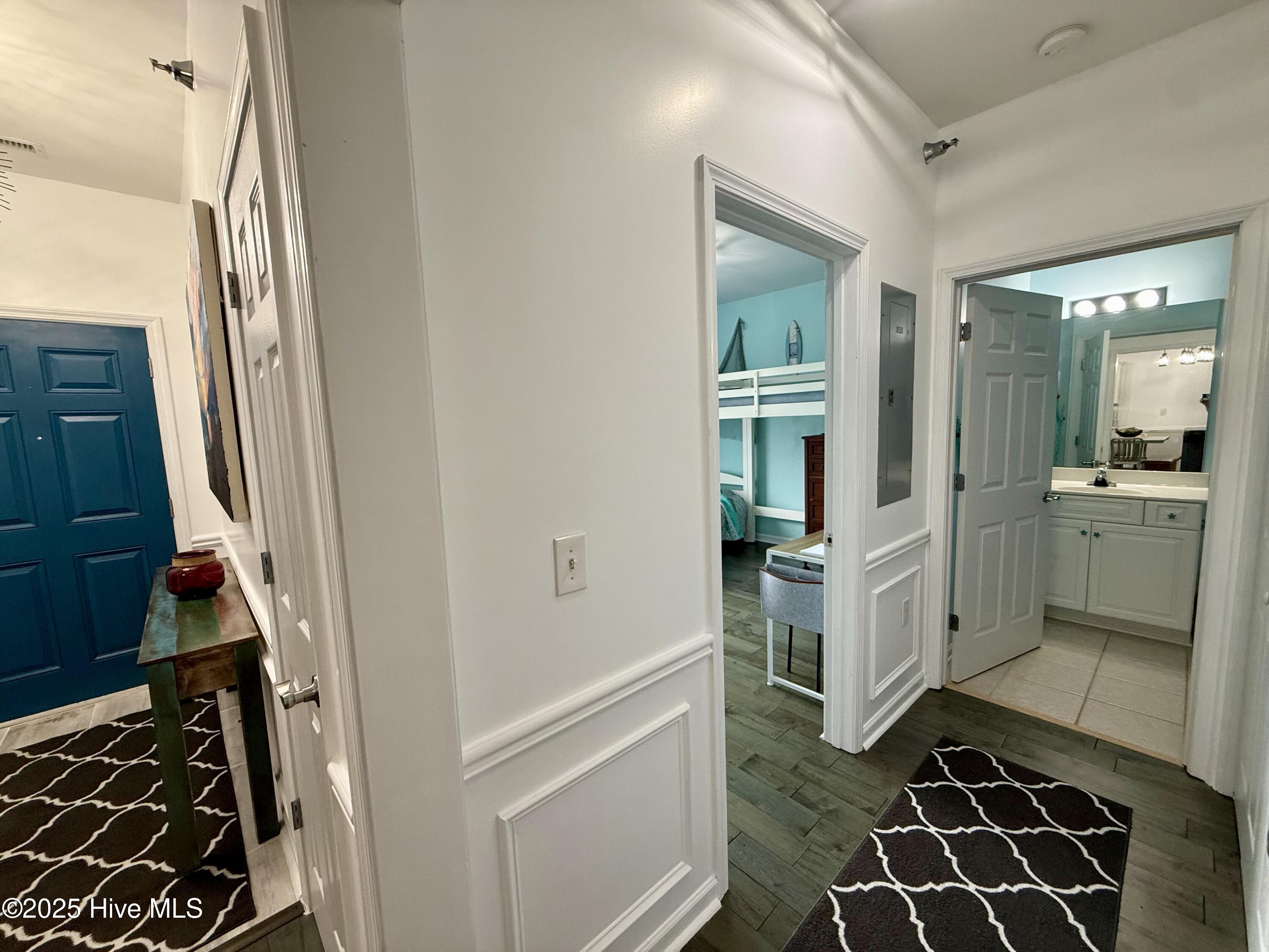 100547430 | Photo 40