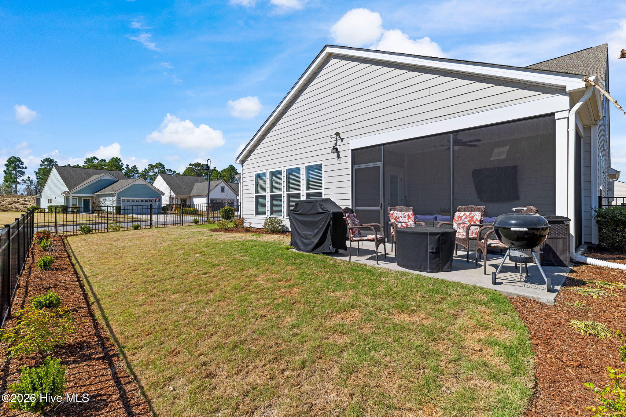 100564414 | Photo 52