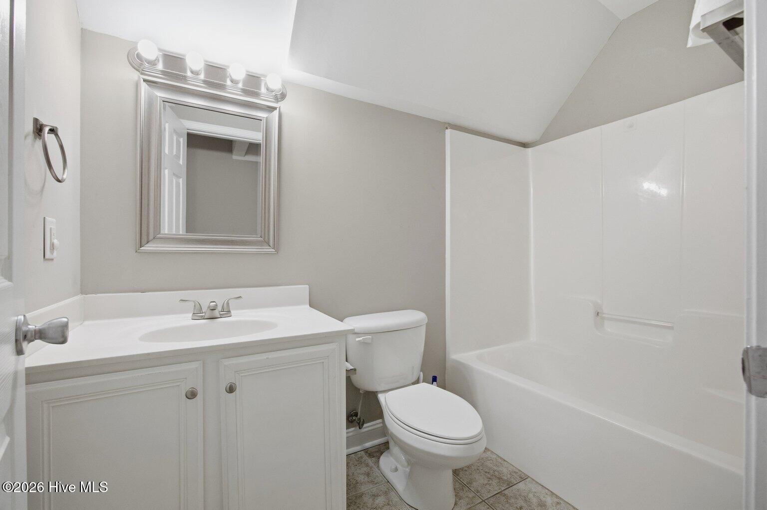 100558673 | Photo 18