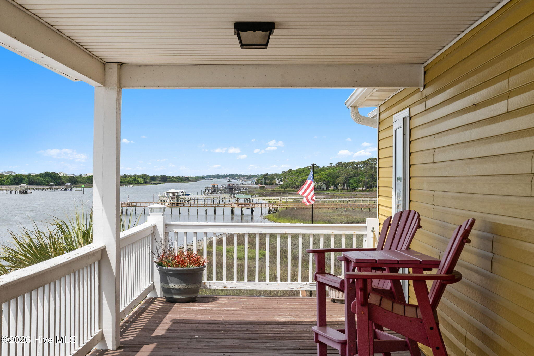 100570592 | Photo 47