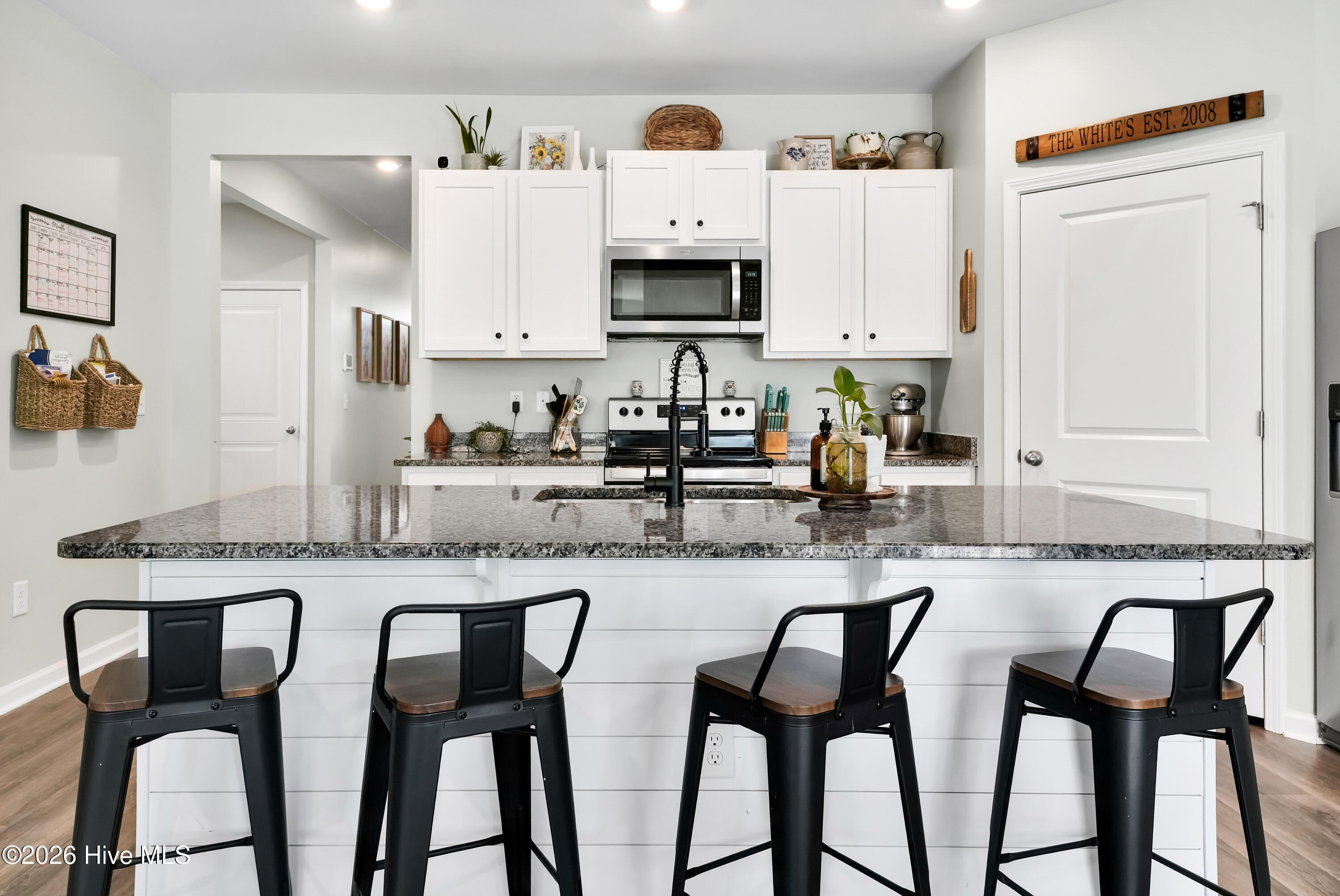 100563404 | Photo 11