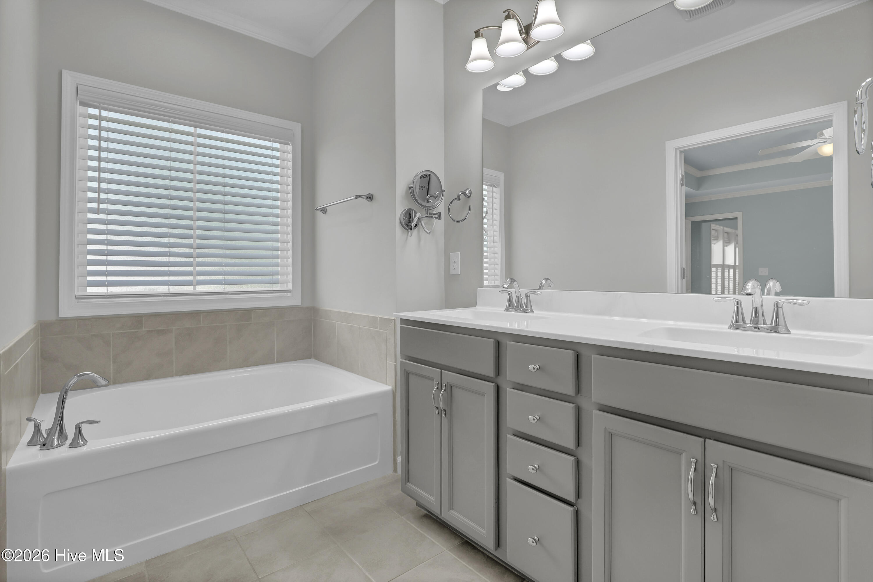 100567607 | Photo 18