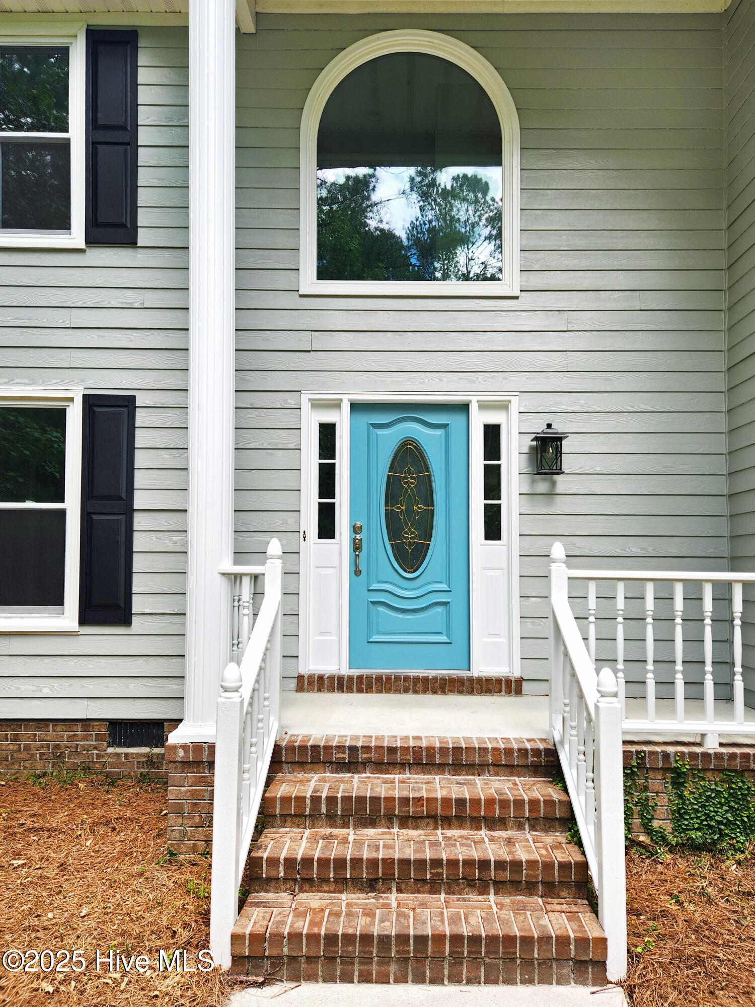 100517489 | Photo 63