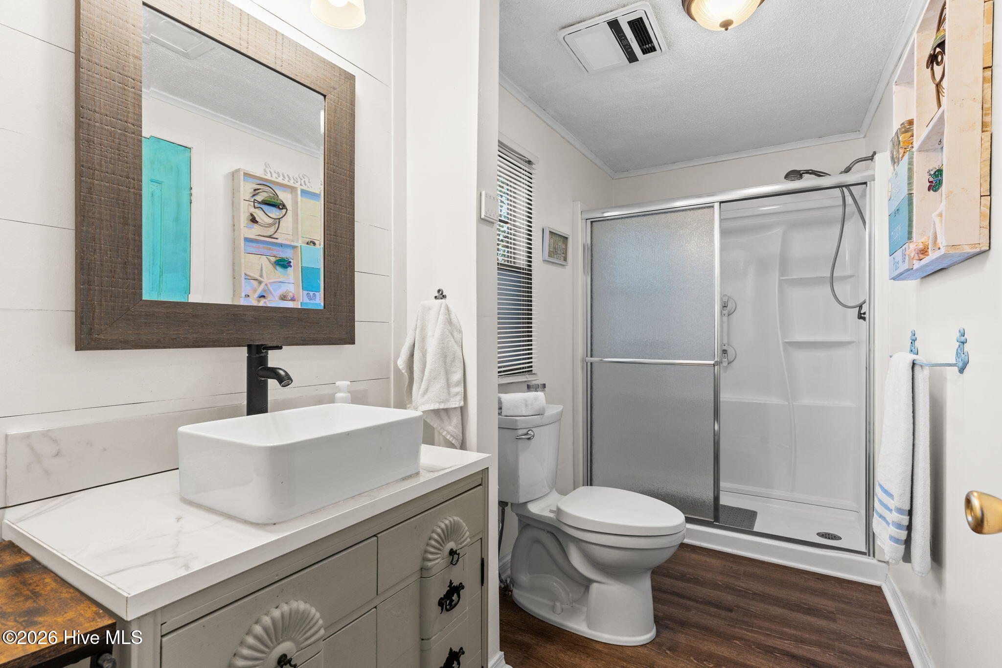 100549816 | Photo 15