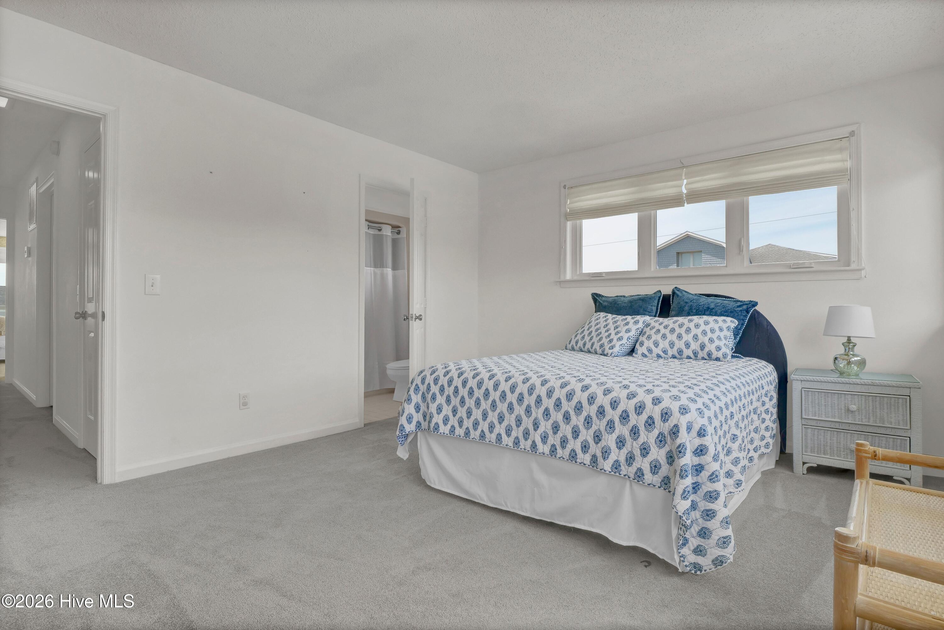 100561645 | Photo 34