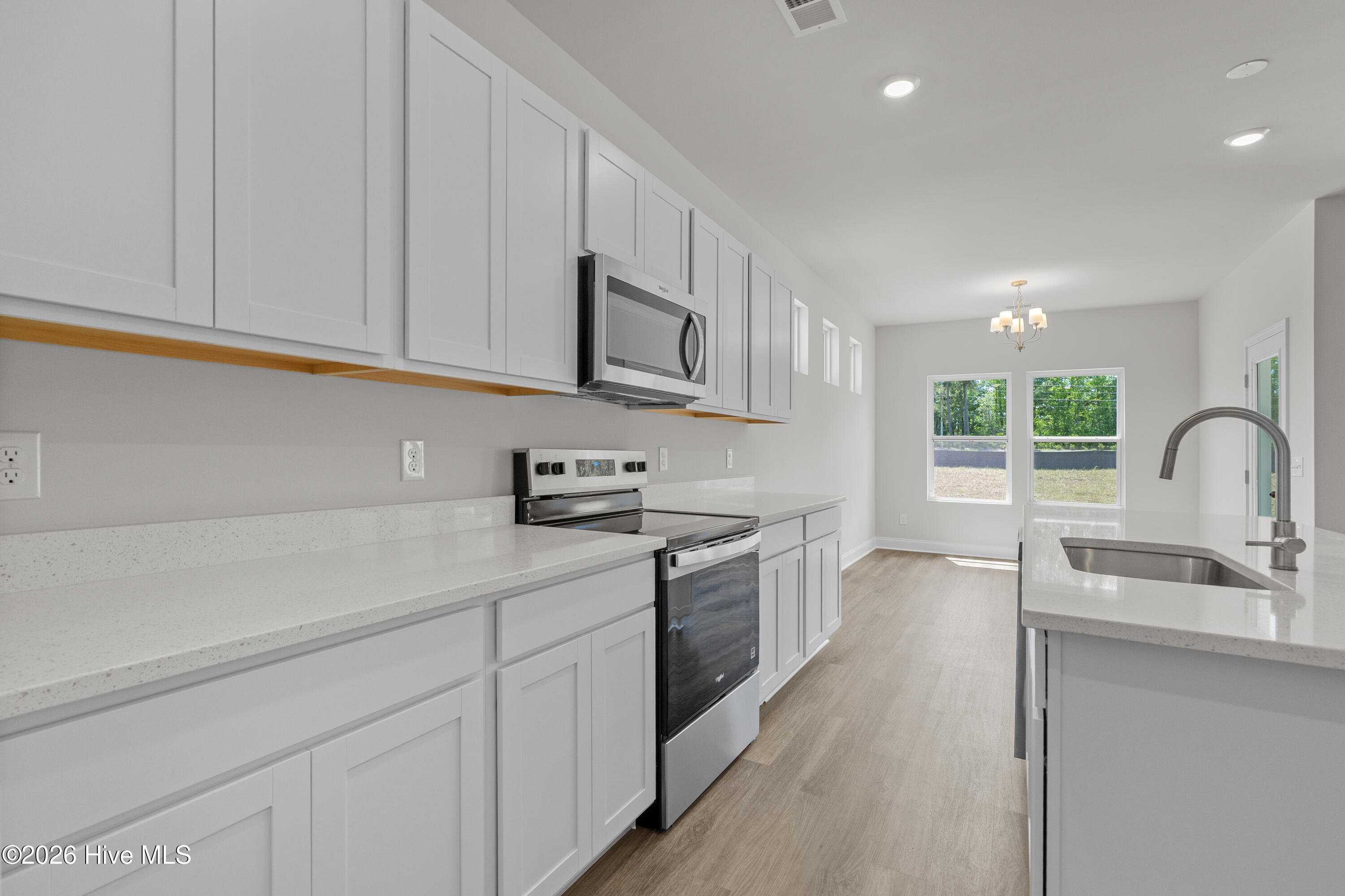 100554754 | Photo 19