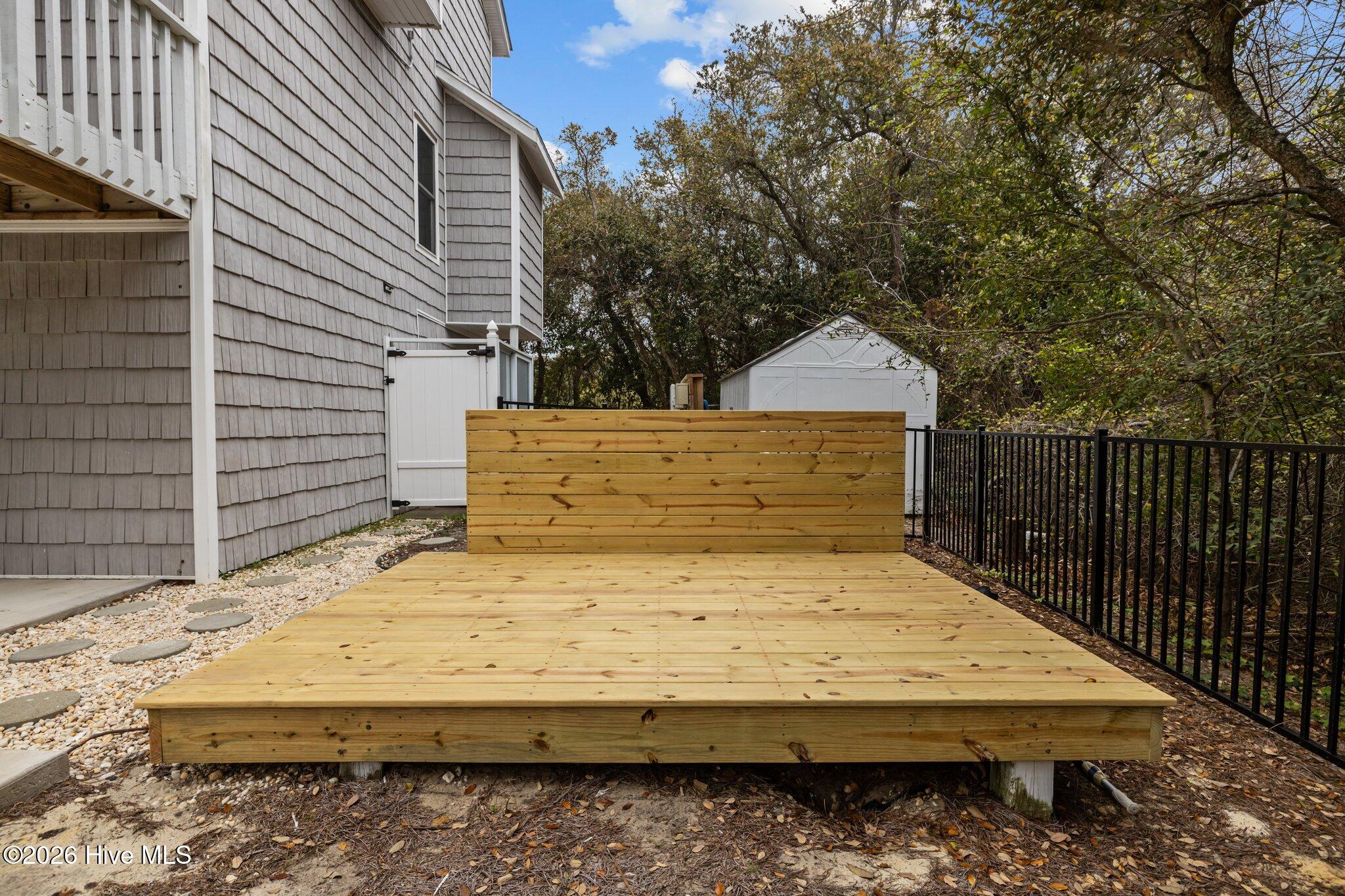 100565802 | Photo 45