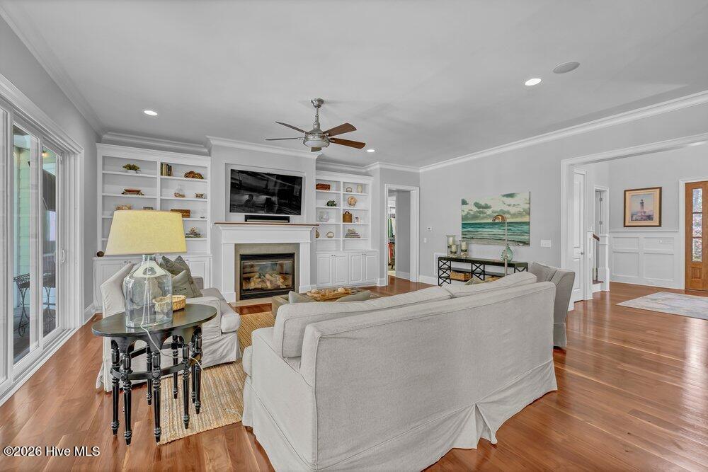 100563966 | Photo 14