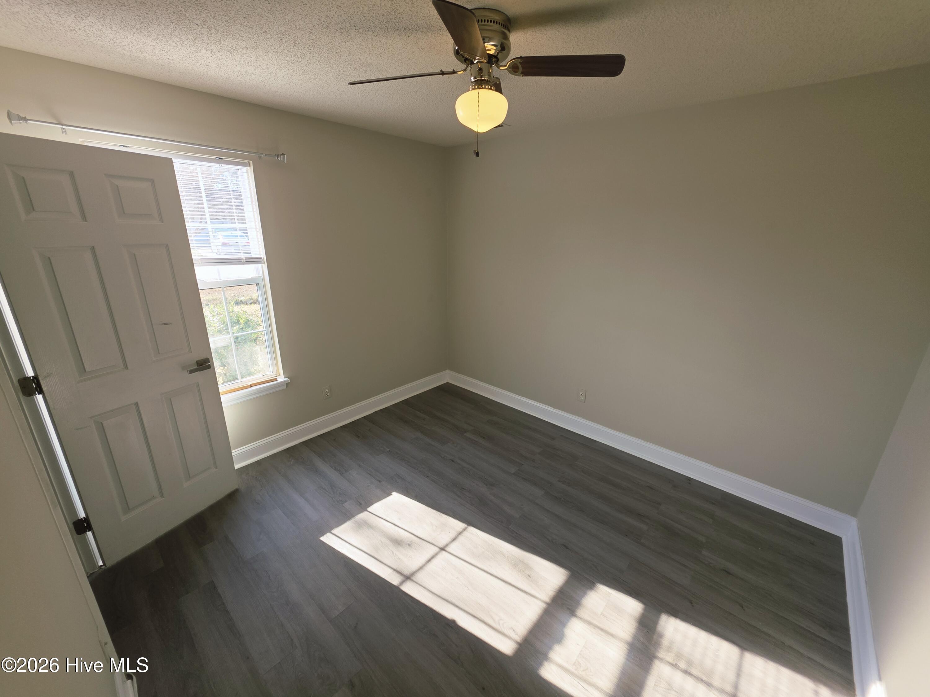 100551263 | Photo 13