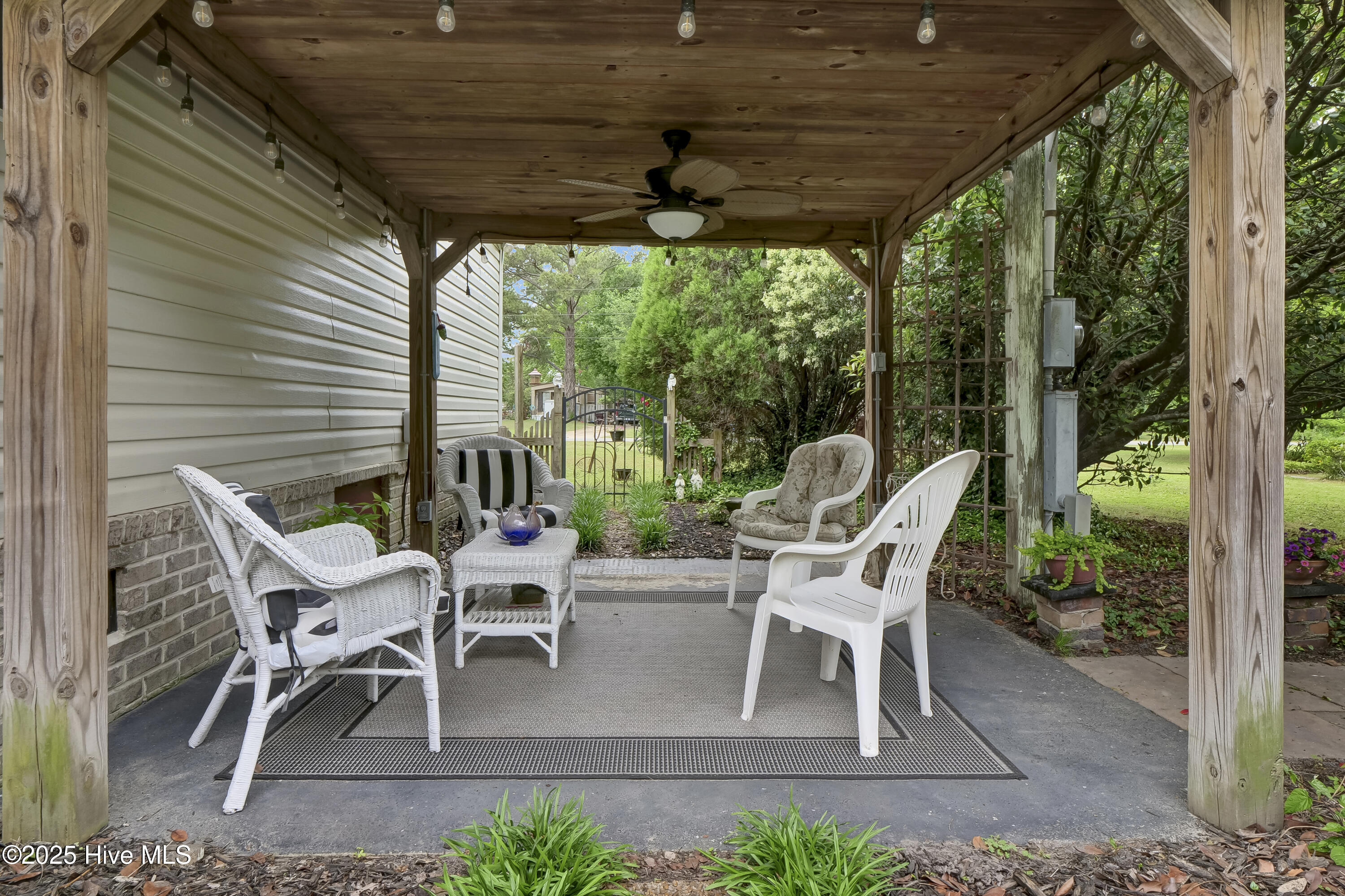 100503942 | Photo 22