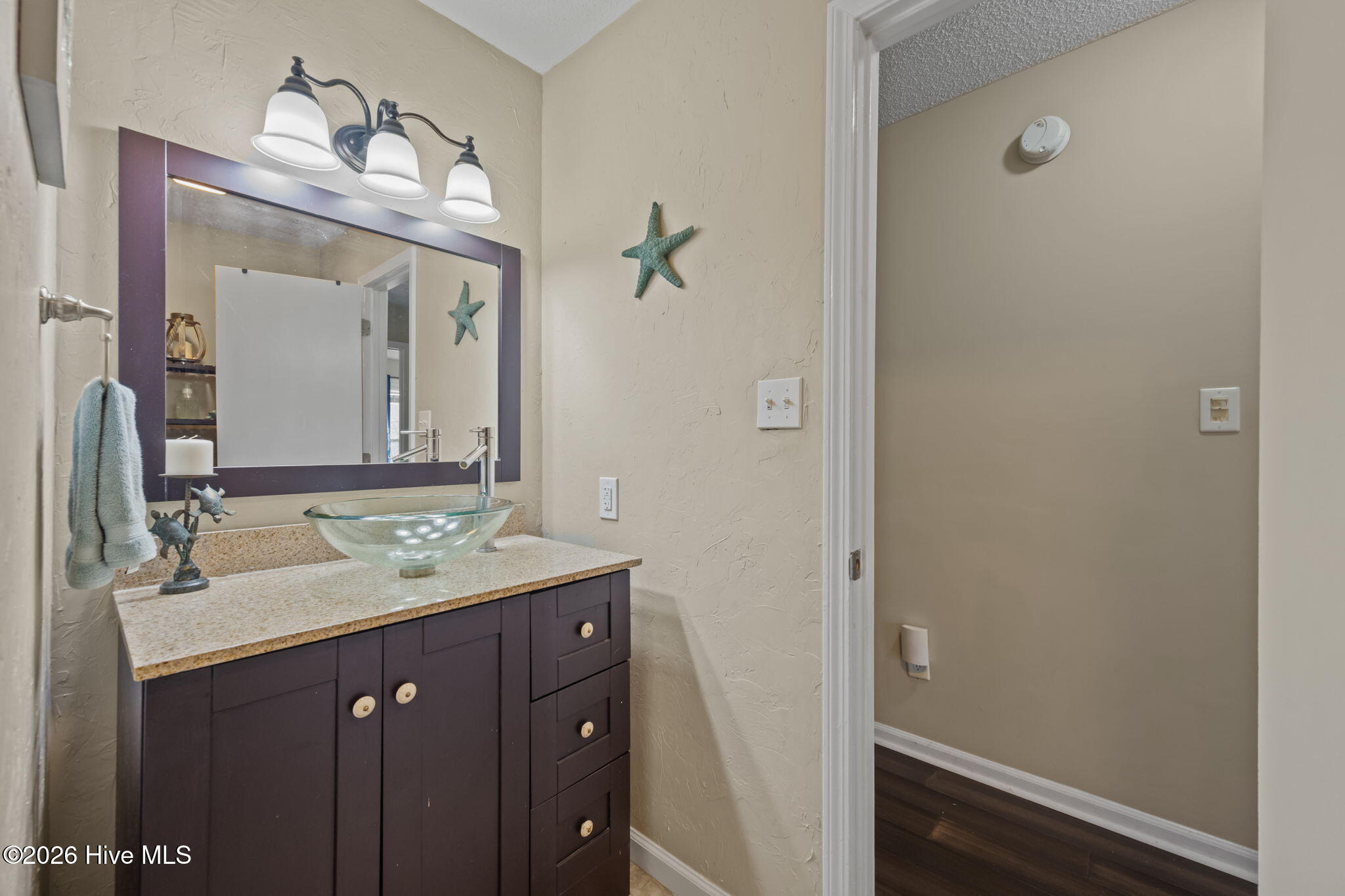 100548393 | Photo 32