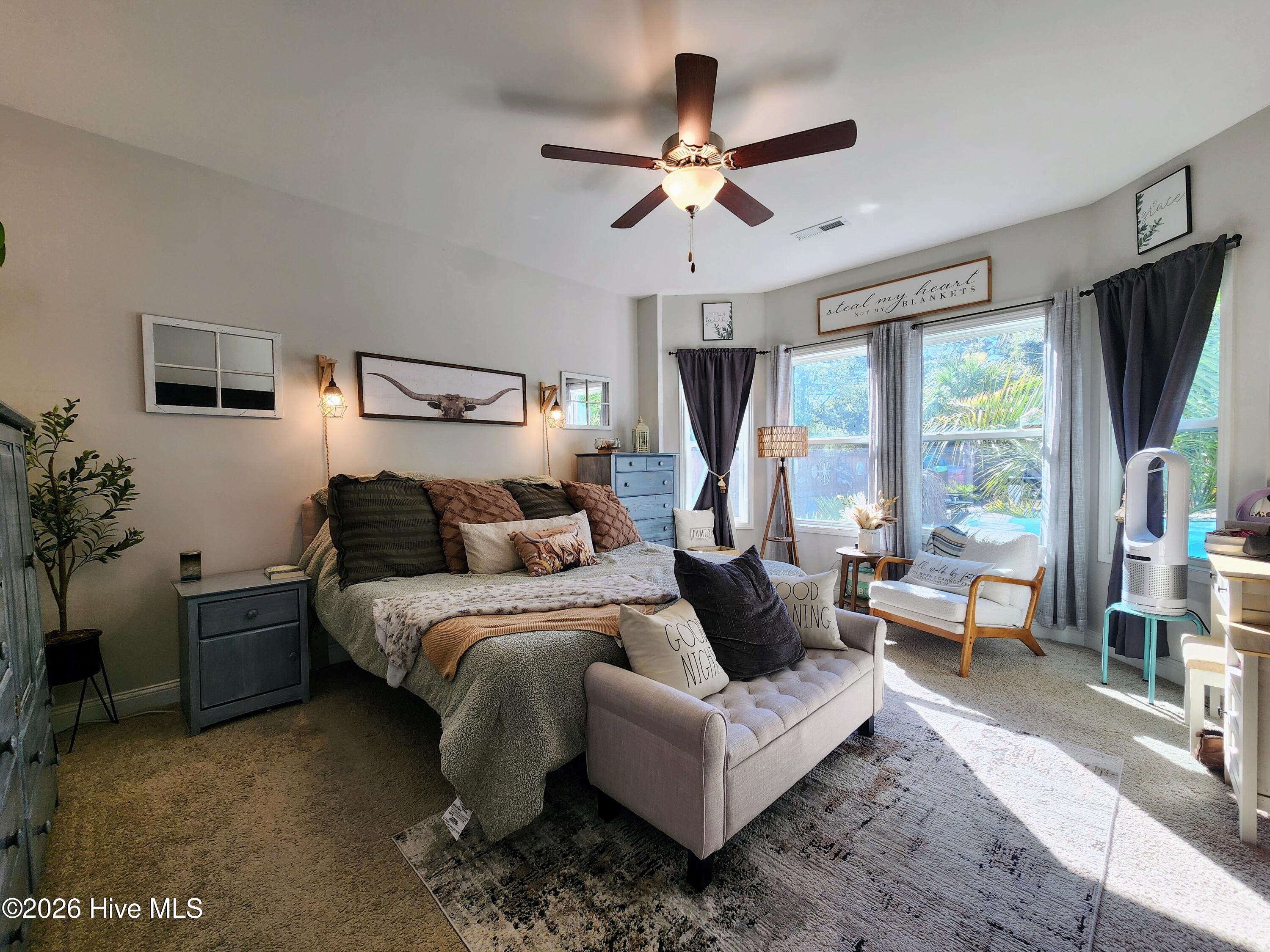 100549443 | Photo 14