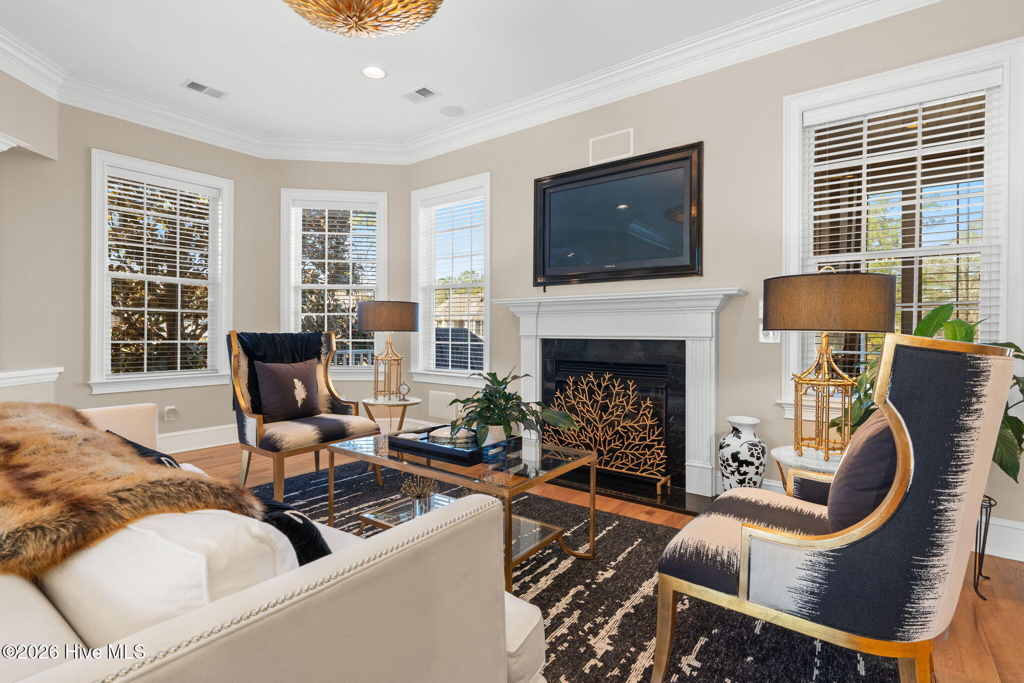 100559683 | Photo 11