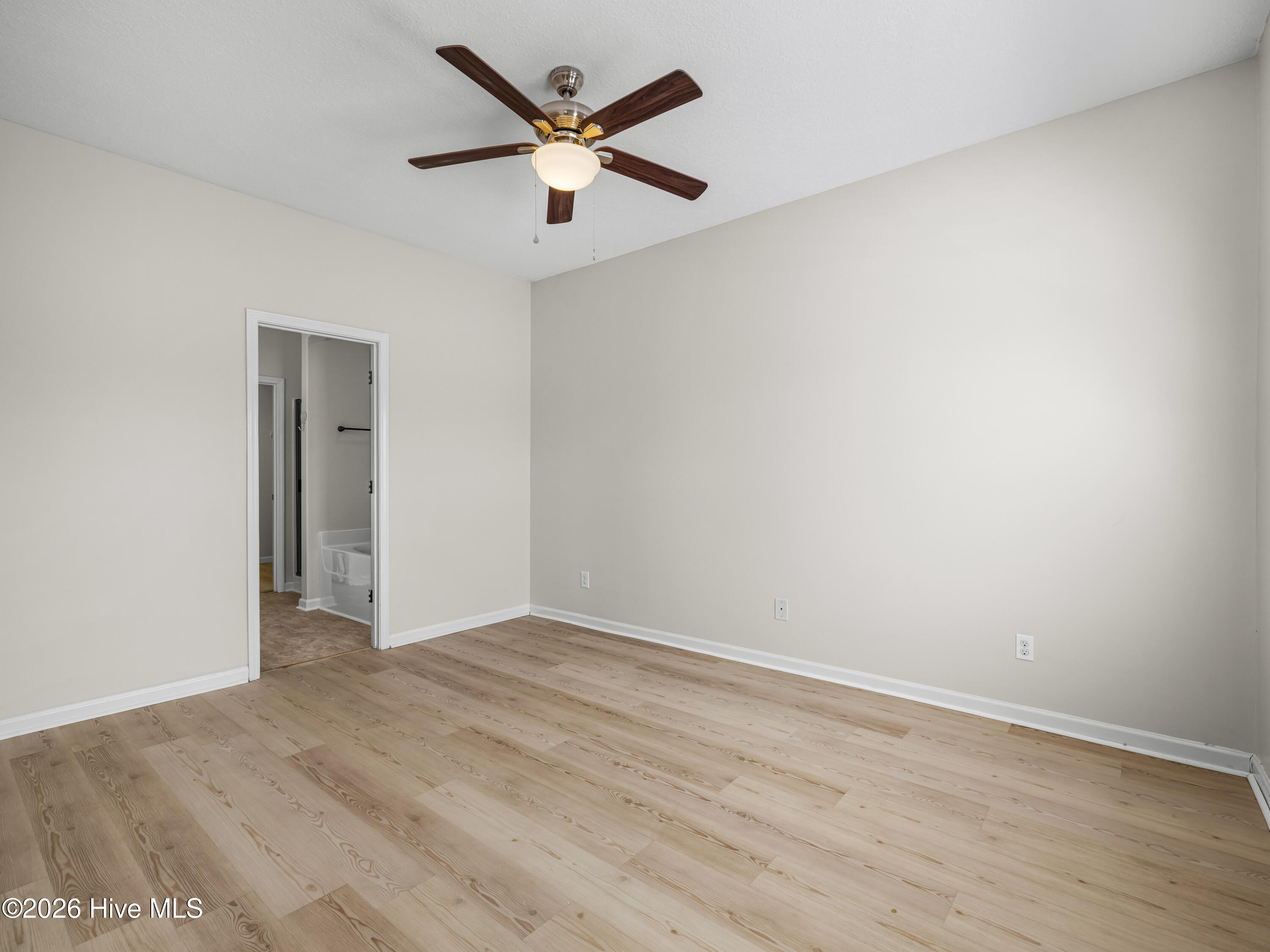 100554822 | Photo 20