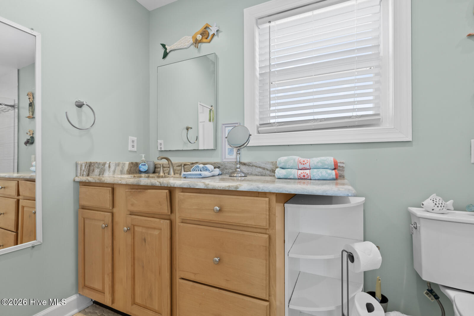 100569371 | Photo 33