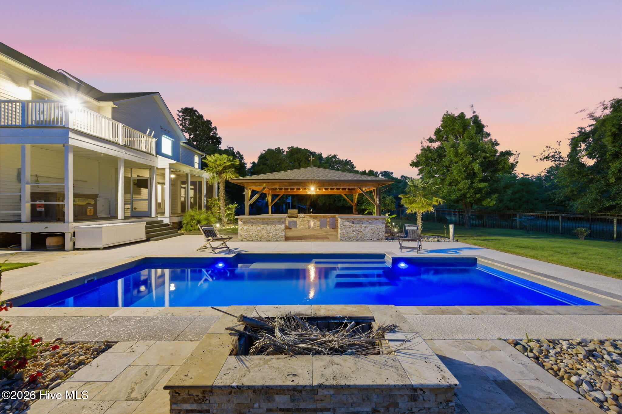 811 Albatross Way, Hampstead, NC 28443 – photo 3: 3-web-or-mls-_RAD5195