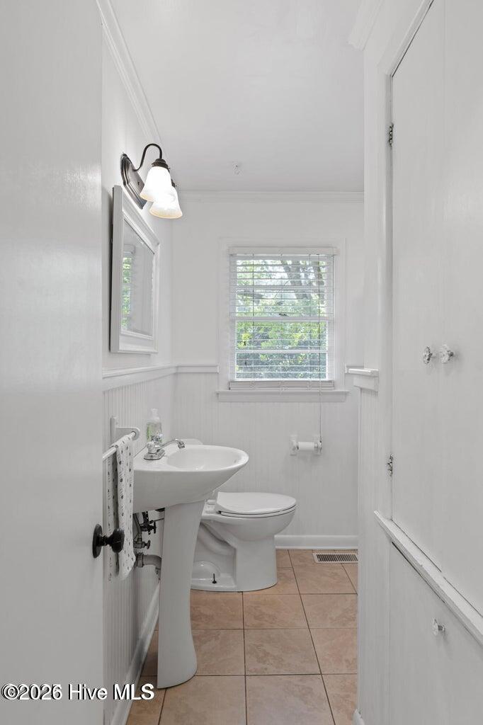 100548407 | Photo 35