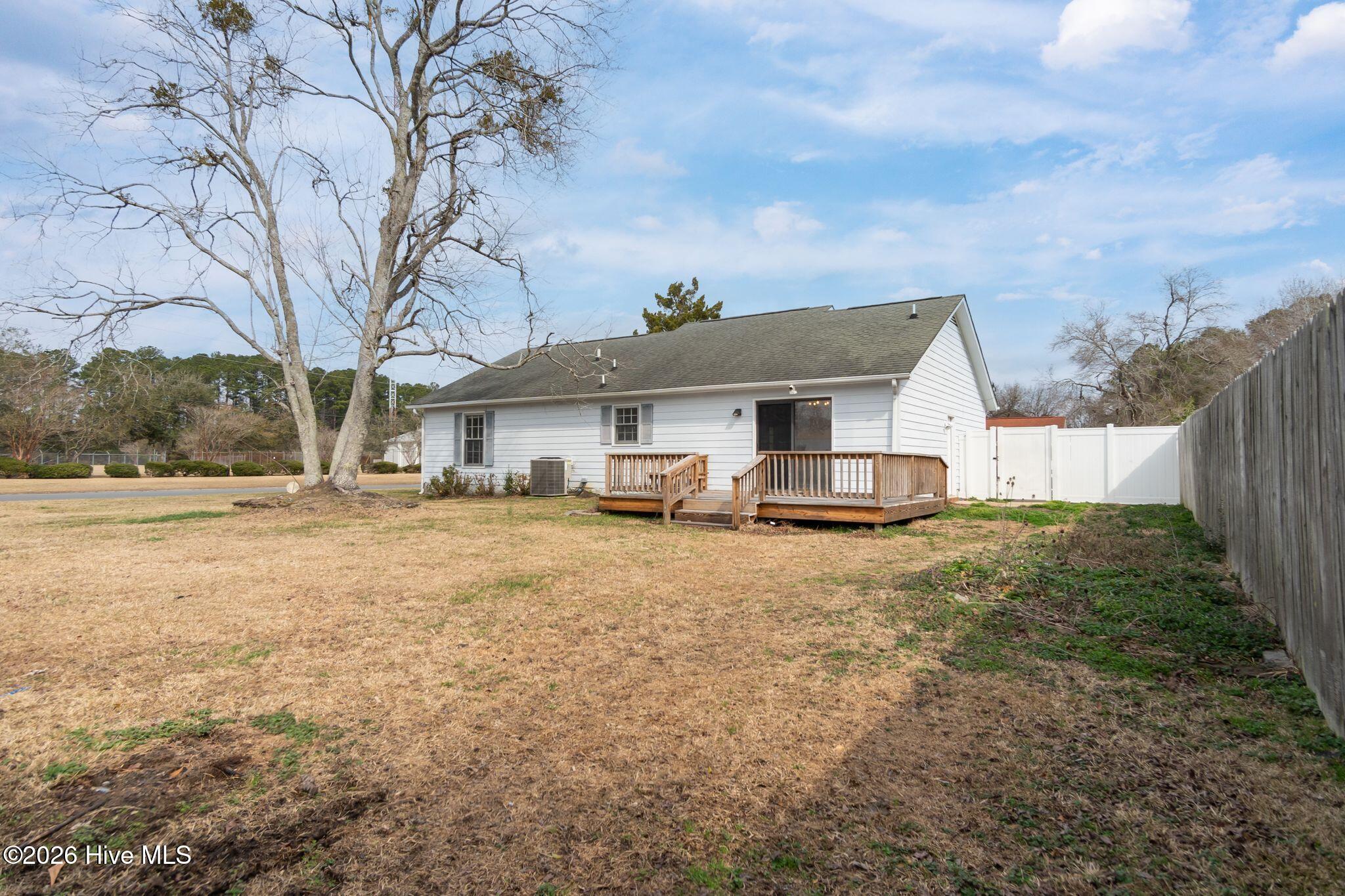 300 Quail Ridge Road, Jacksonville, NC, 28546