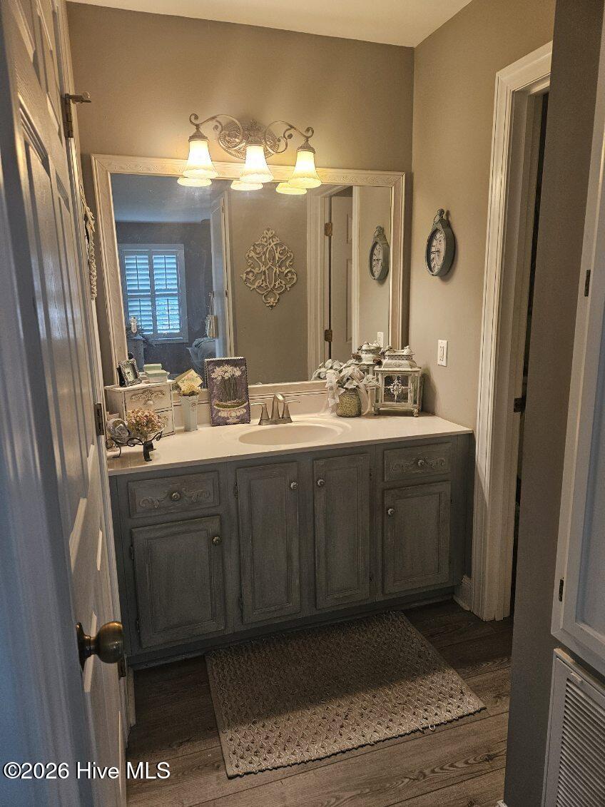 100559366 | Photo 23