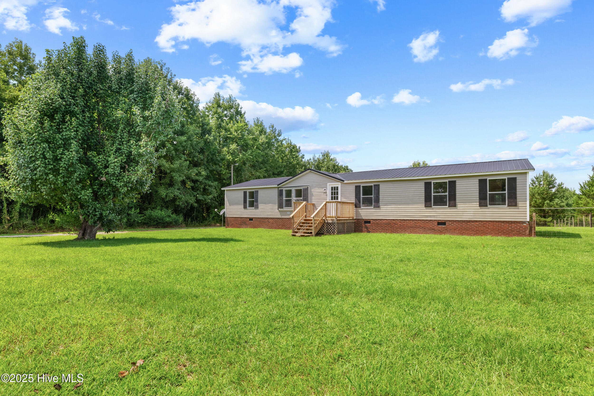 295 Francktown Road, Richlands, NC 28574 – photo 2: 025a3310