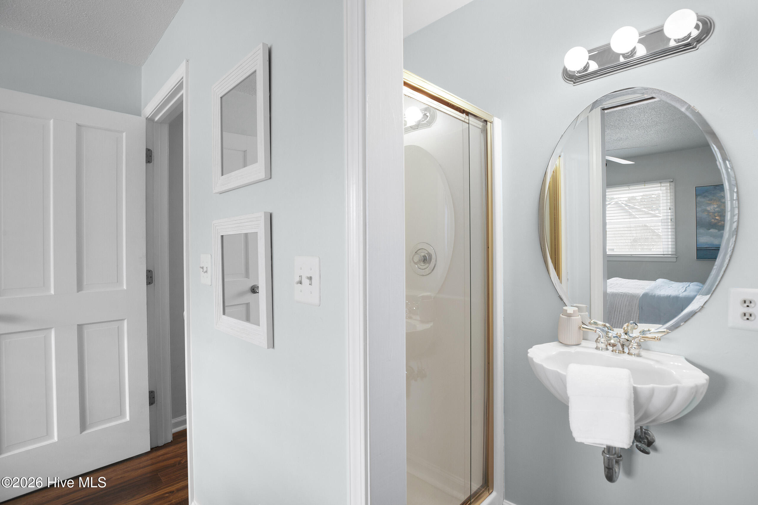 100561639 | Photo 32