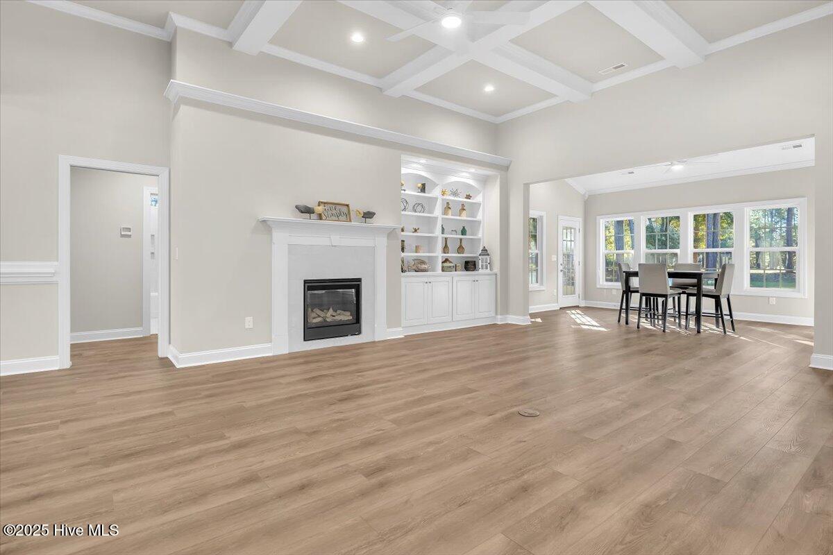 100505838 | Photo 30