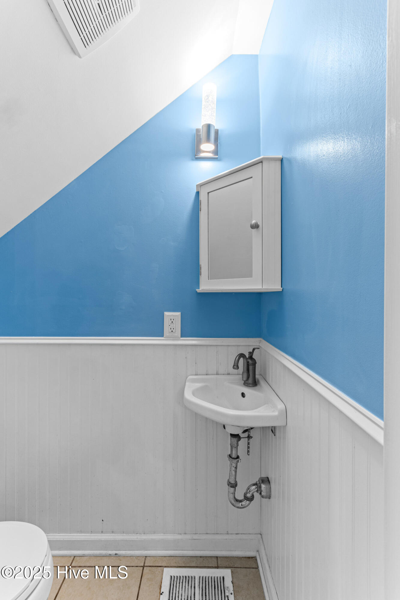 100542289 | Photo 19