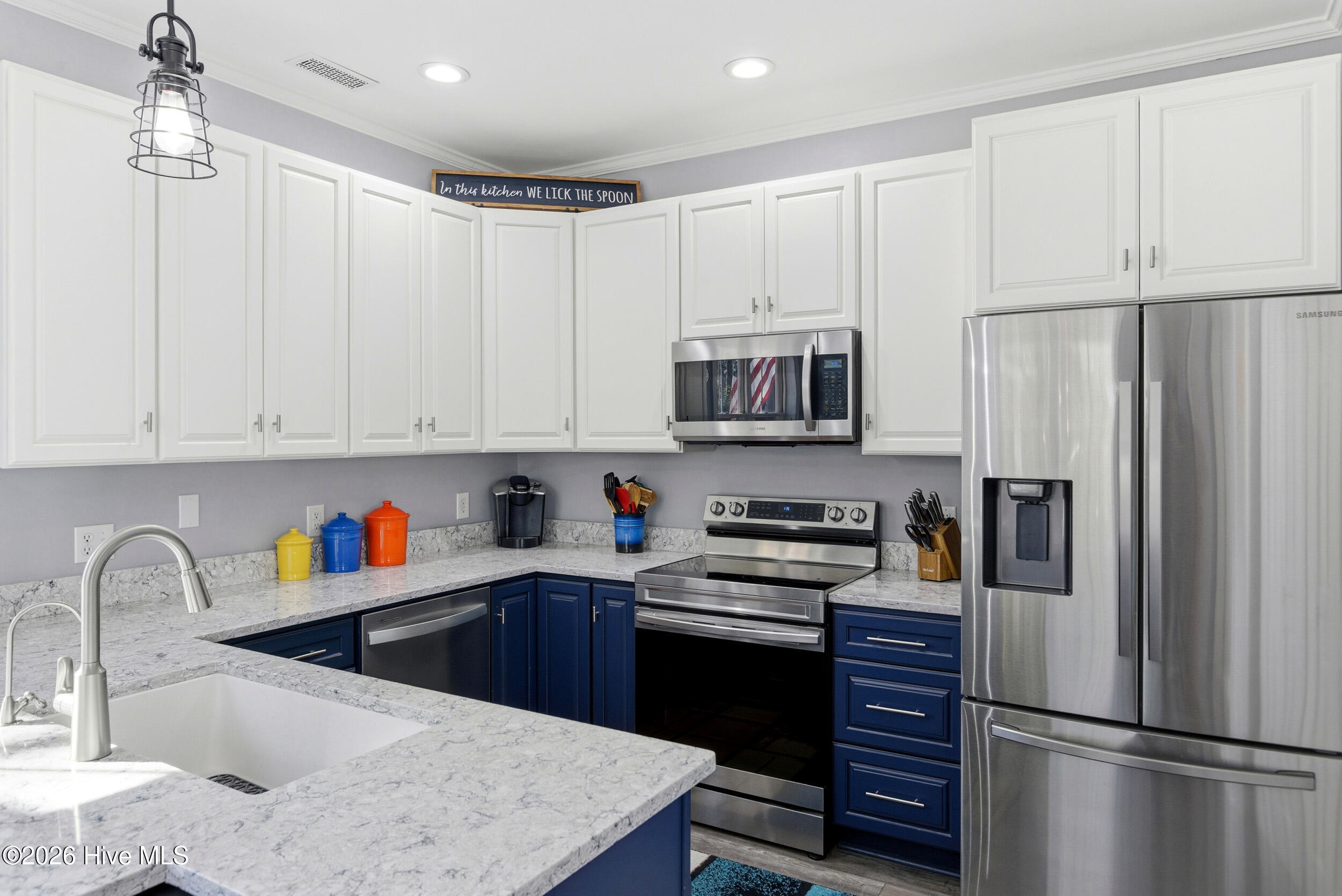 100552075 | Photo 15