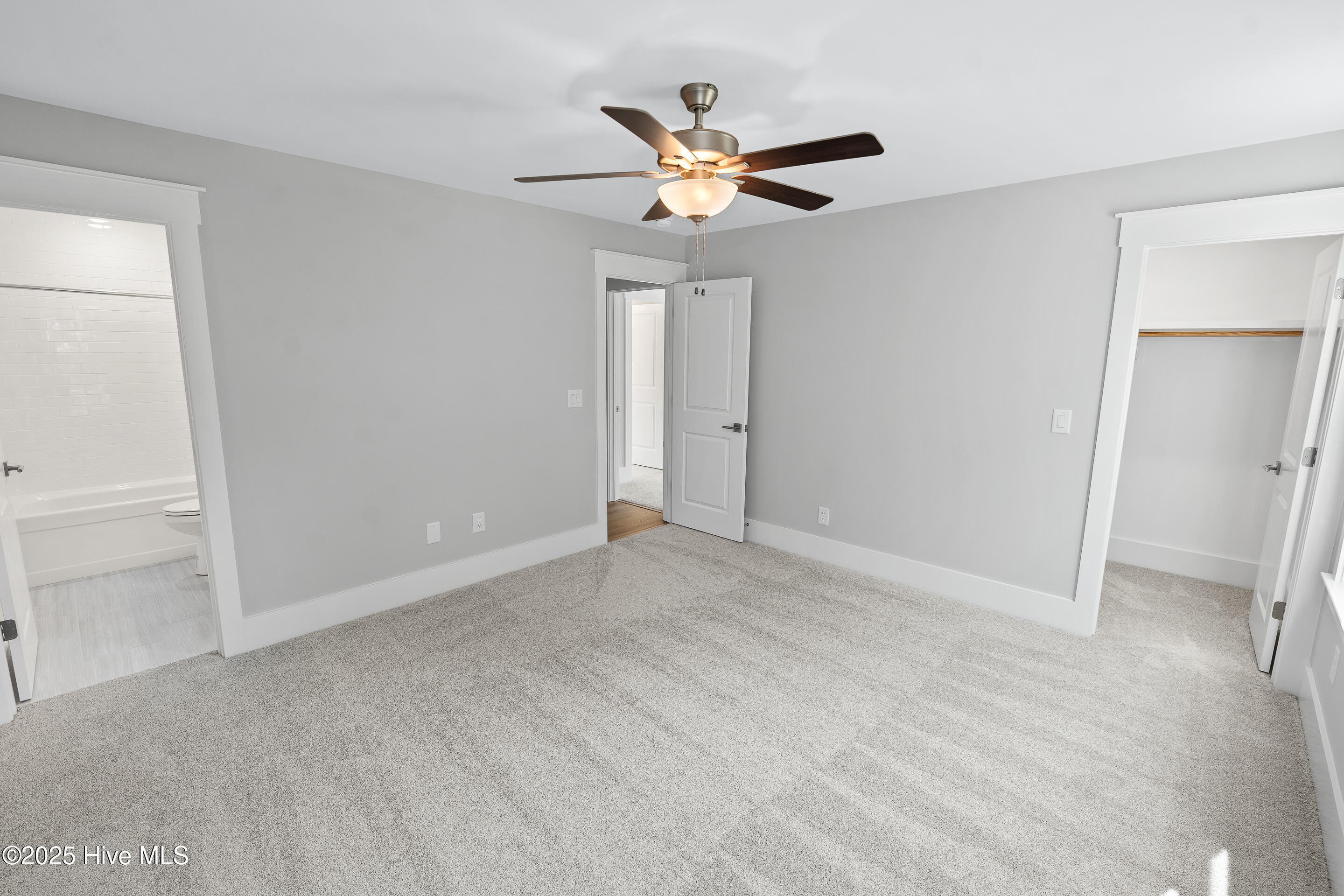 100521793 | Photo 30