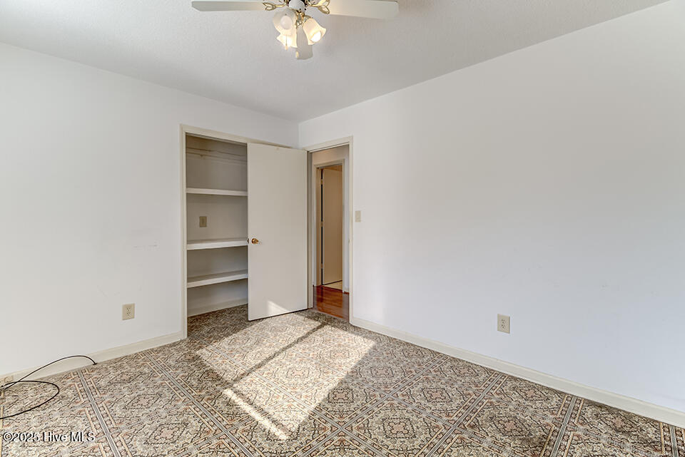 100541590 | Photo 14