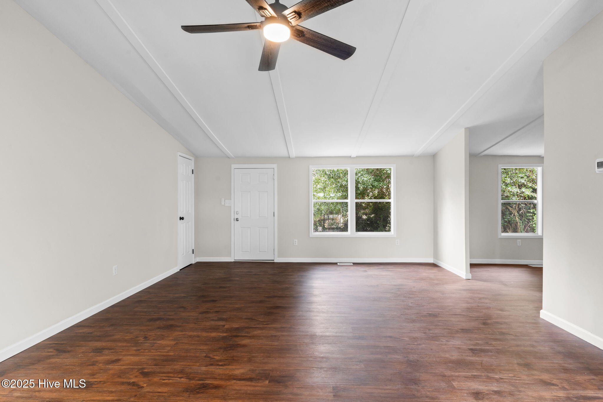 100514432 | Photo 14