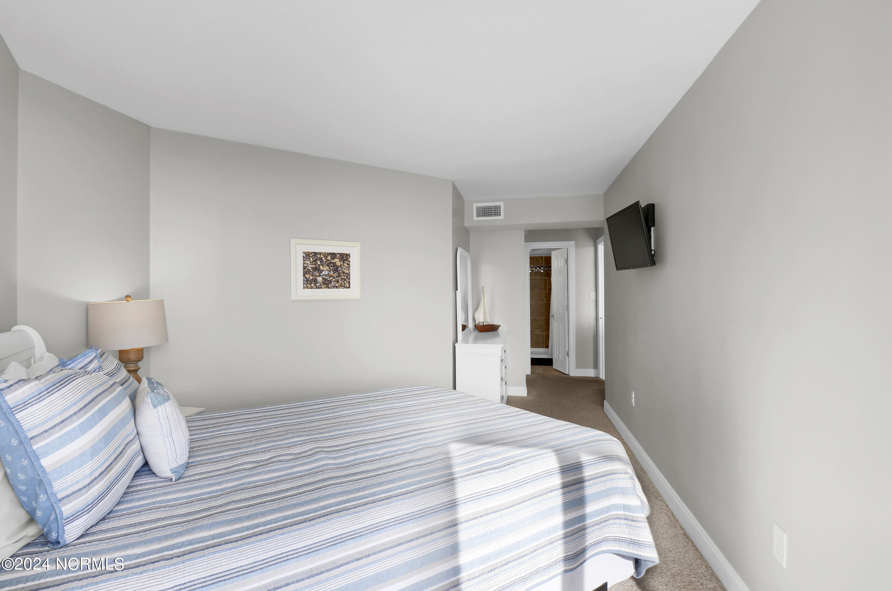 100456088 | Photo 17