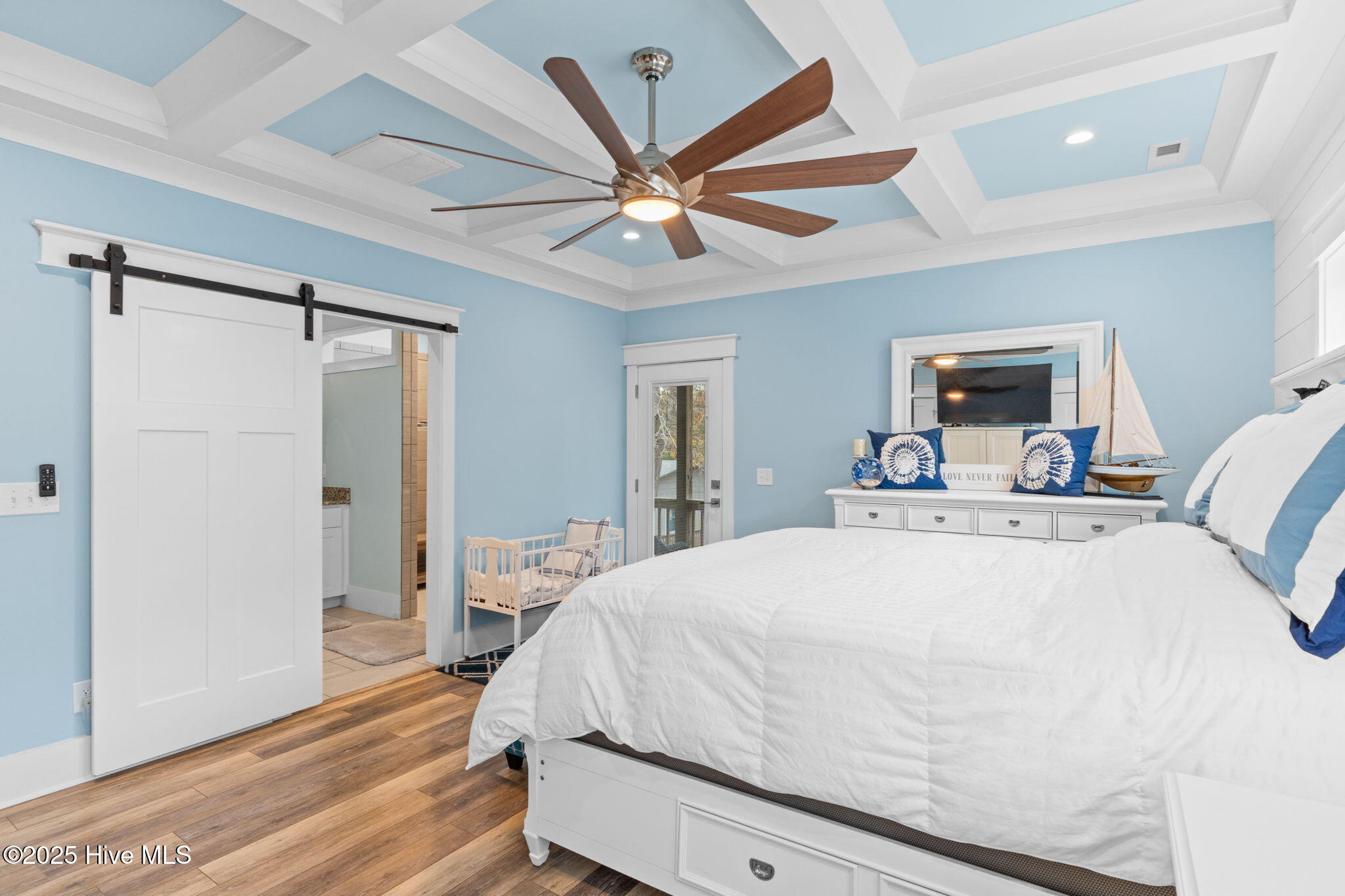 100543209 | Photo 26