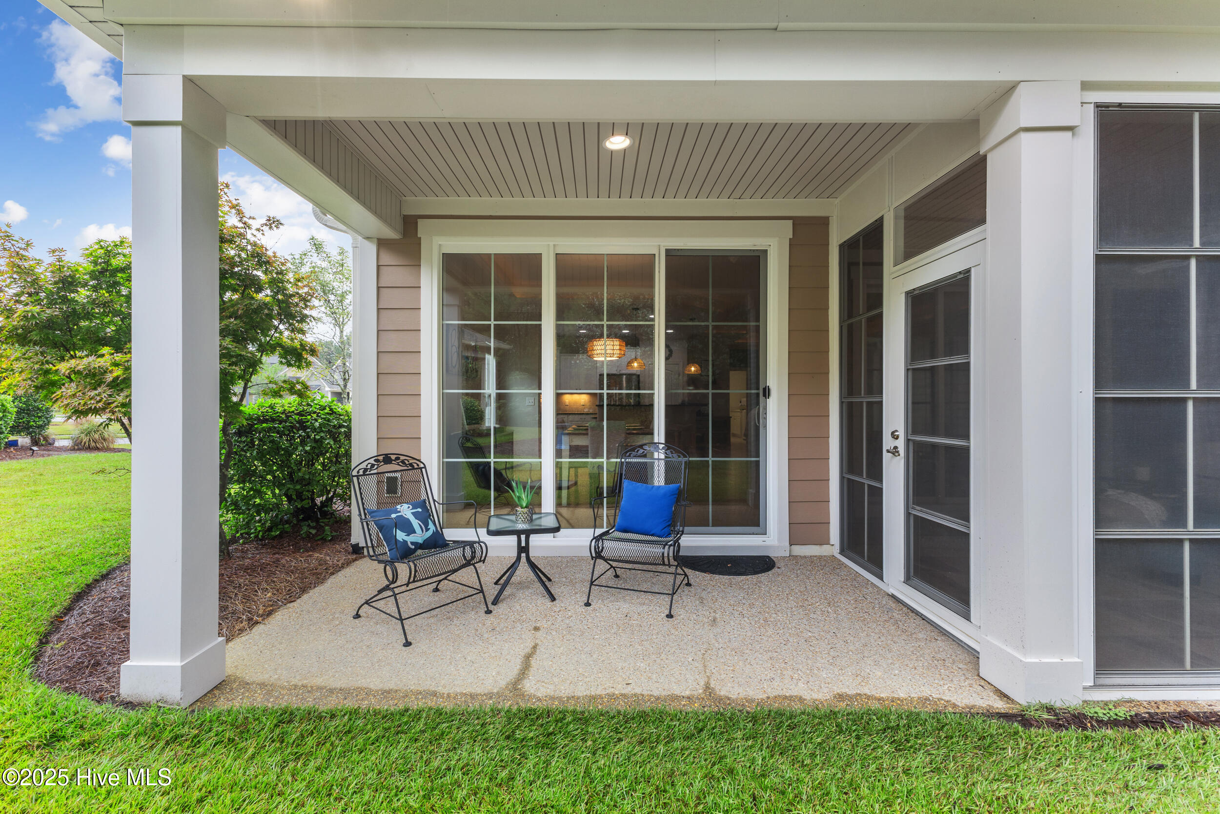 100506544 | Photo 44