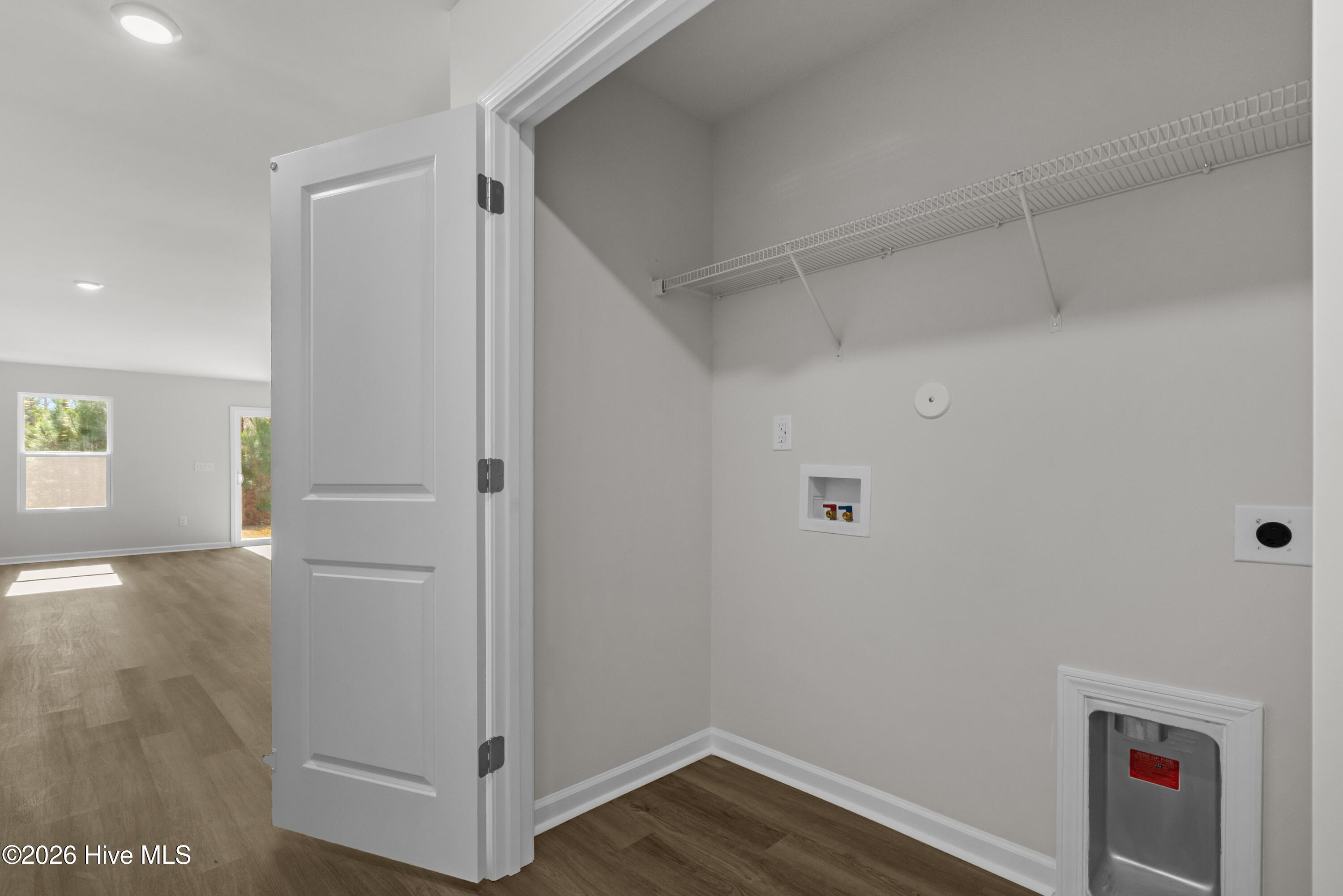 100550228 | Photo 32