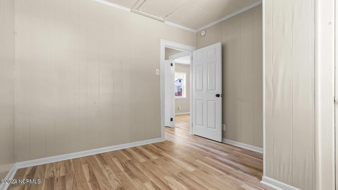 100560766 | Photo 14