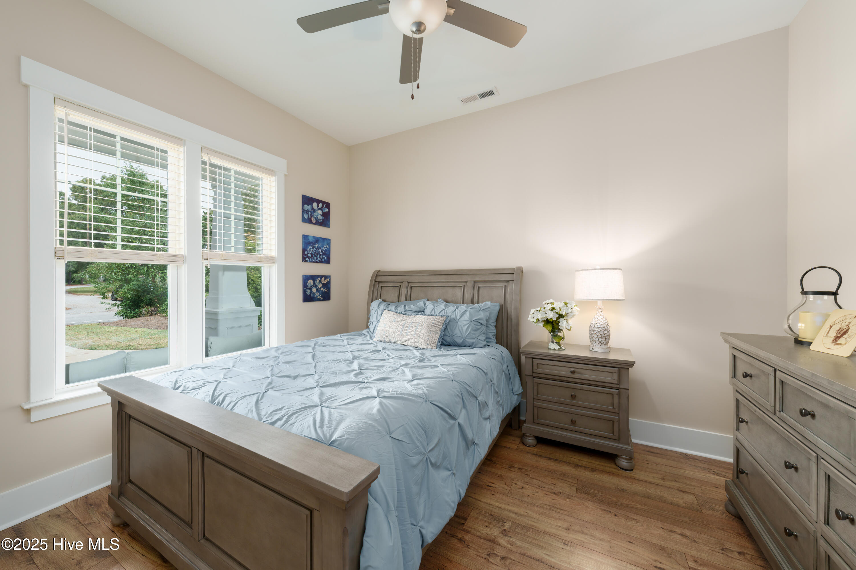 100537850 | Photo 29