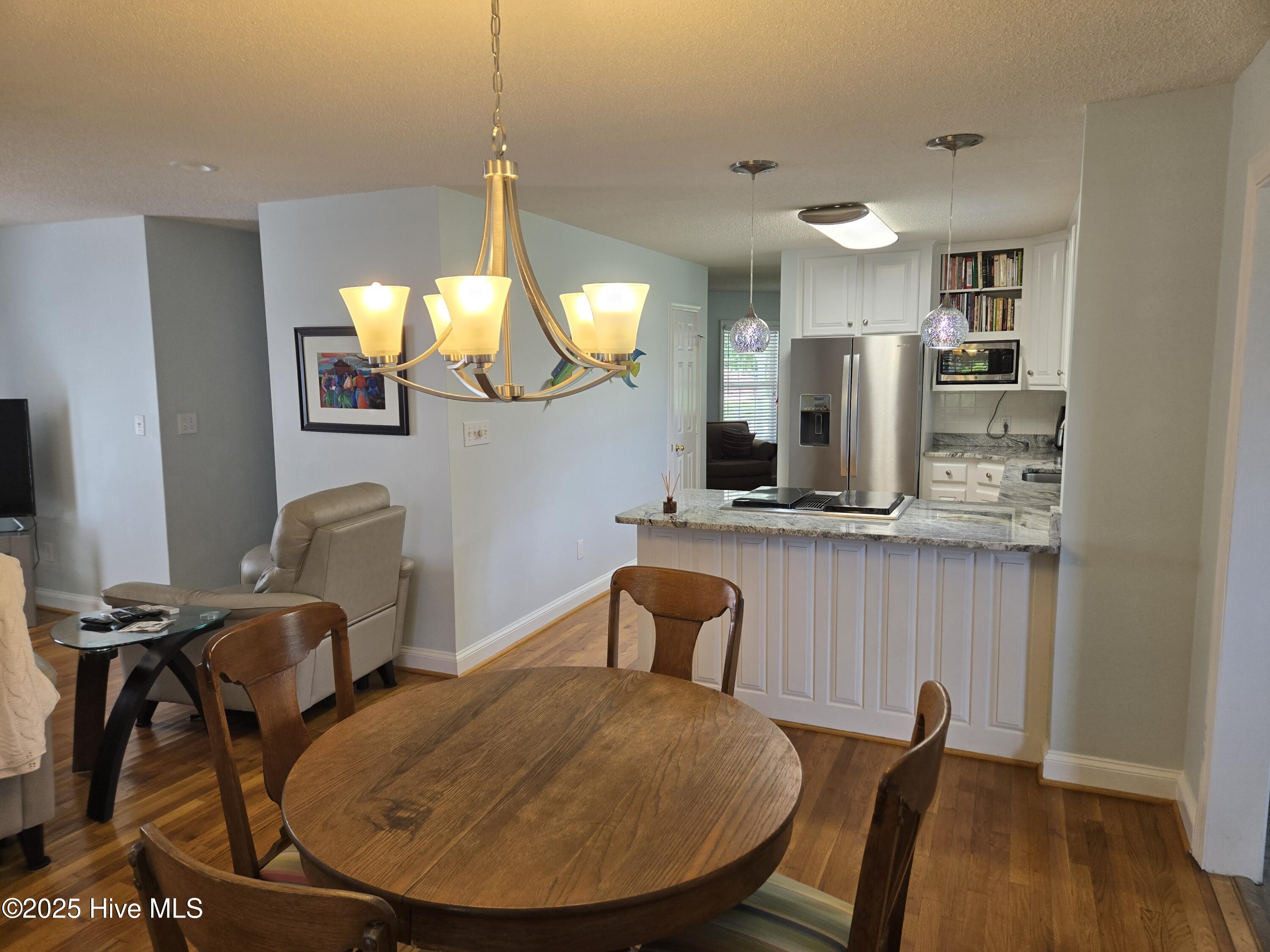 100517871 | Photo 11