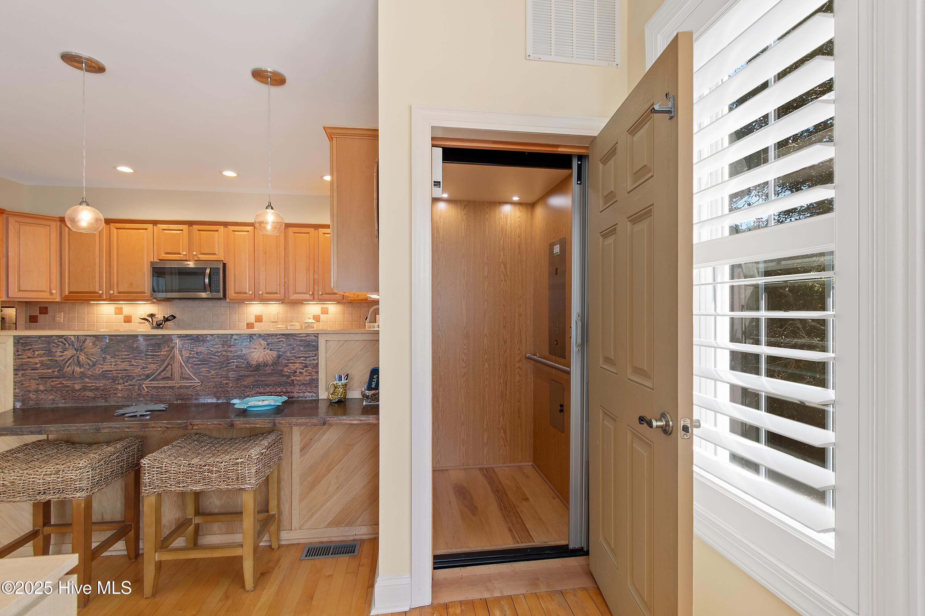 100533940 | Photo 53