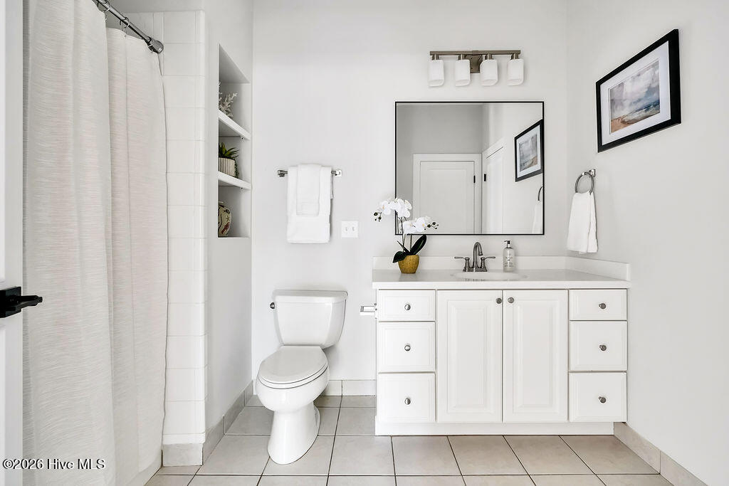 100565103 | Photo 35