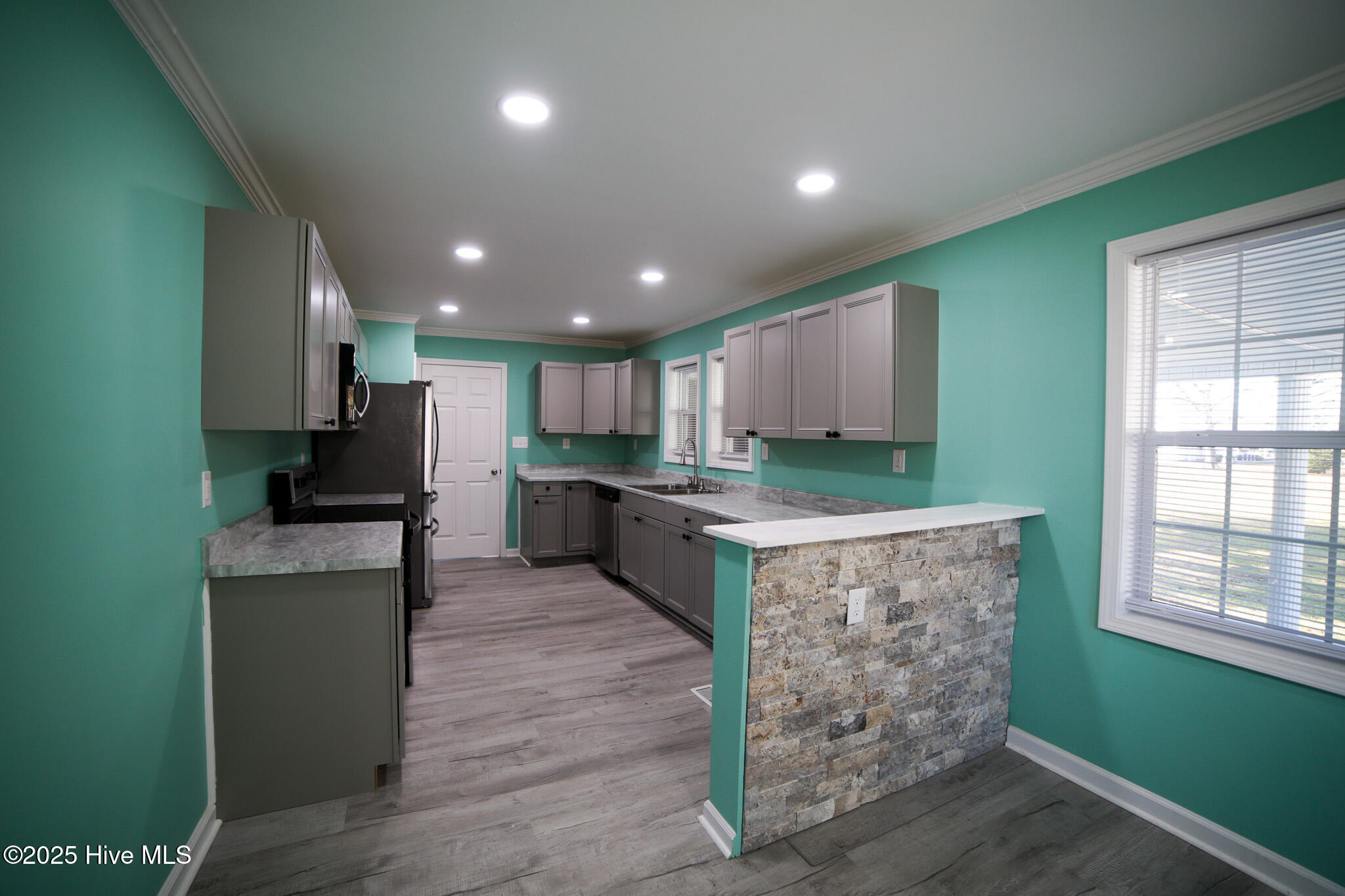 100544584 | Photo 21