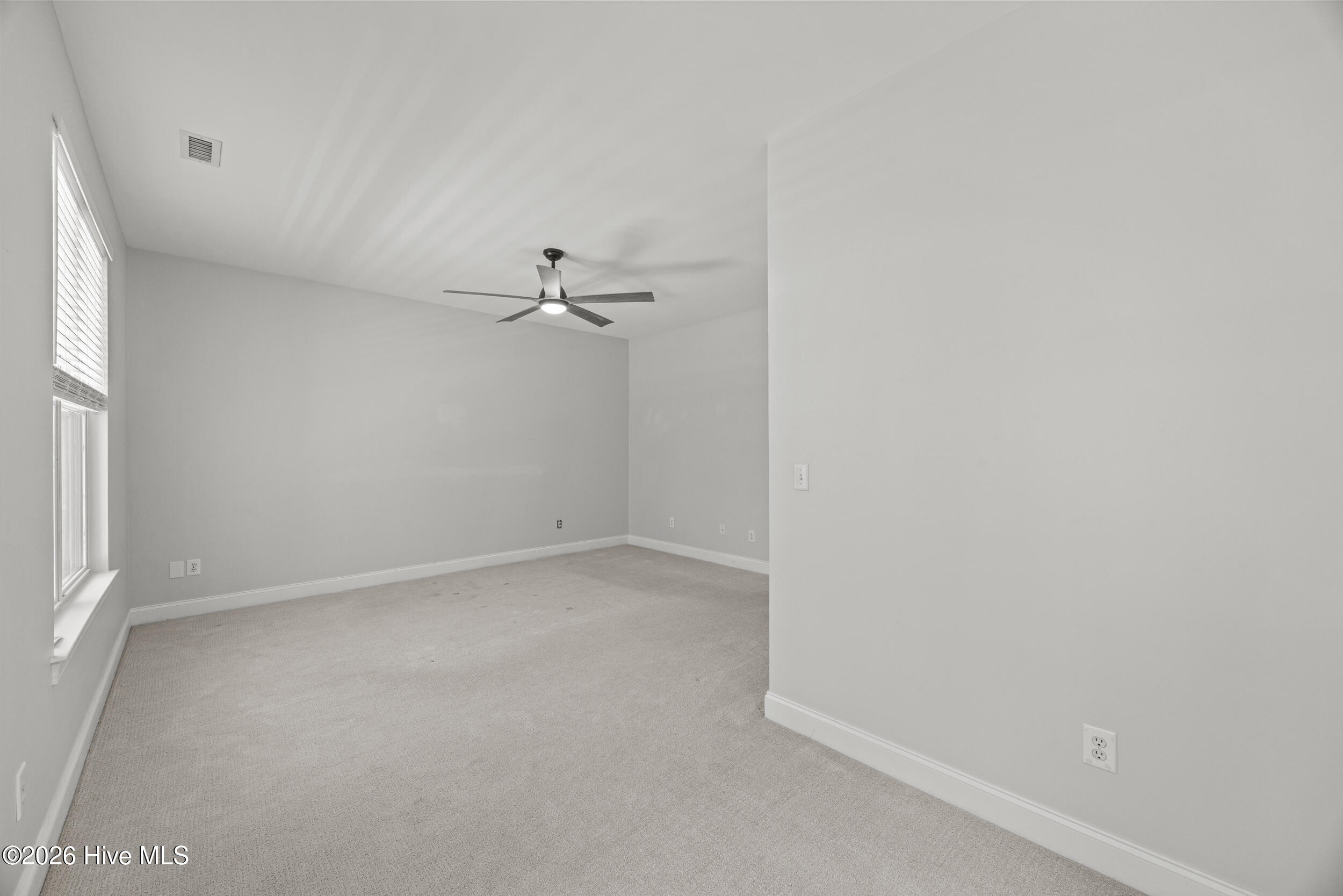 100567913 | Photo 31