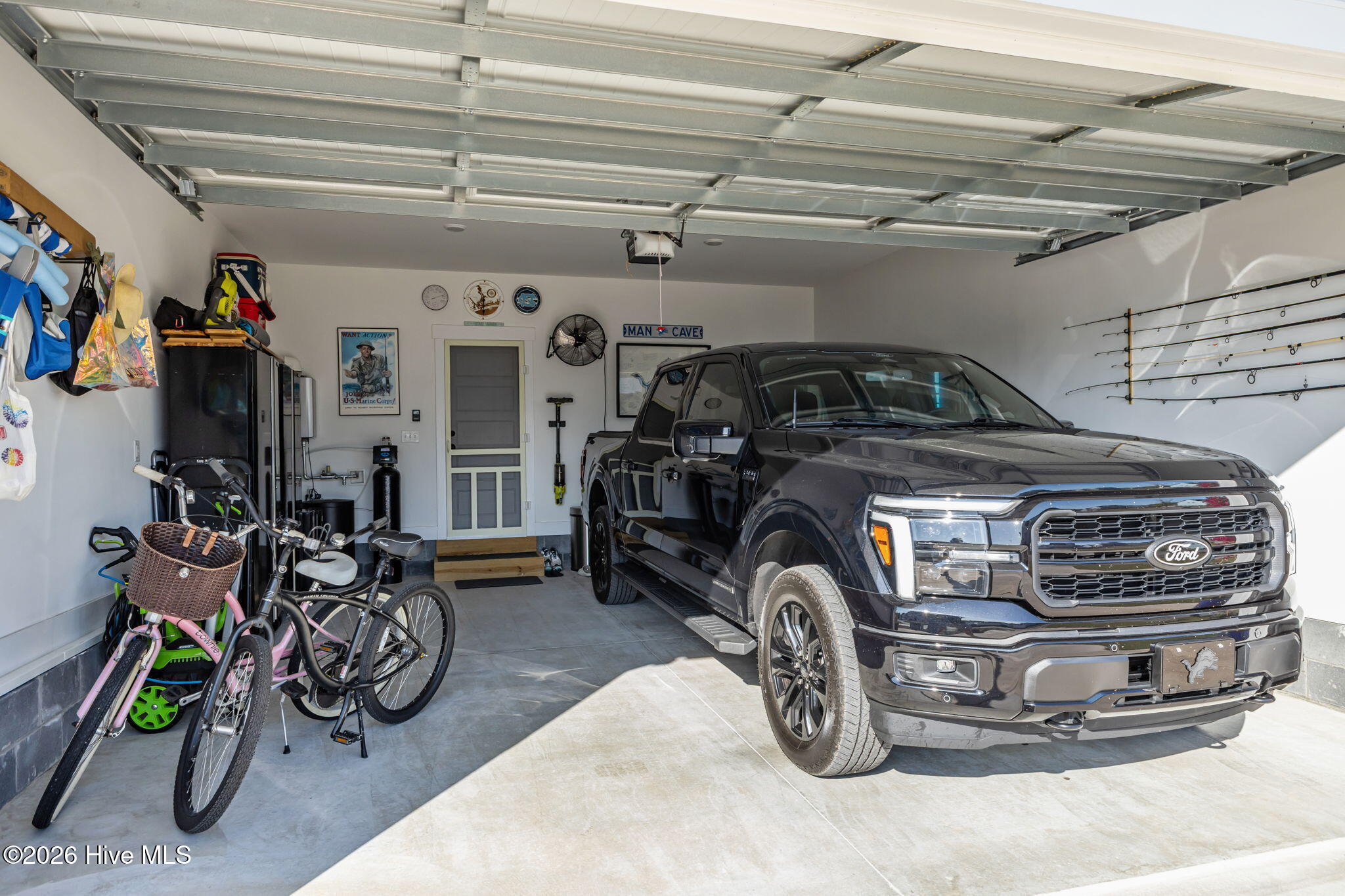 100569687 | Photo 49