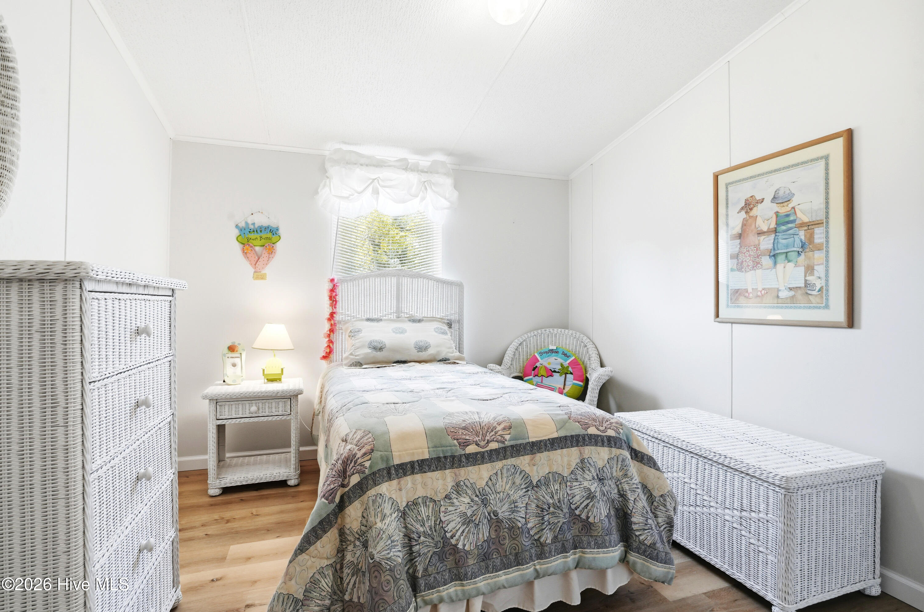 100565641 | Photo 36