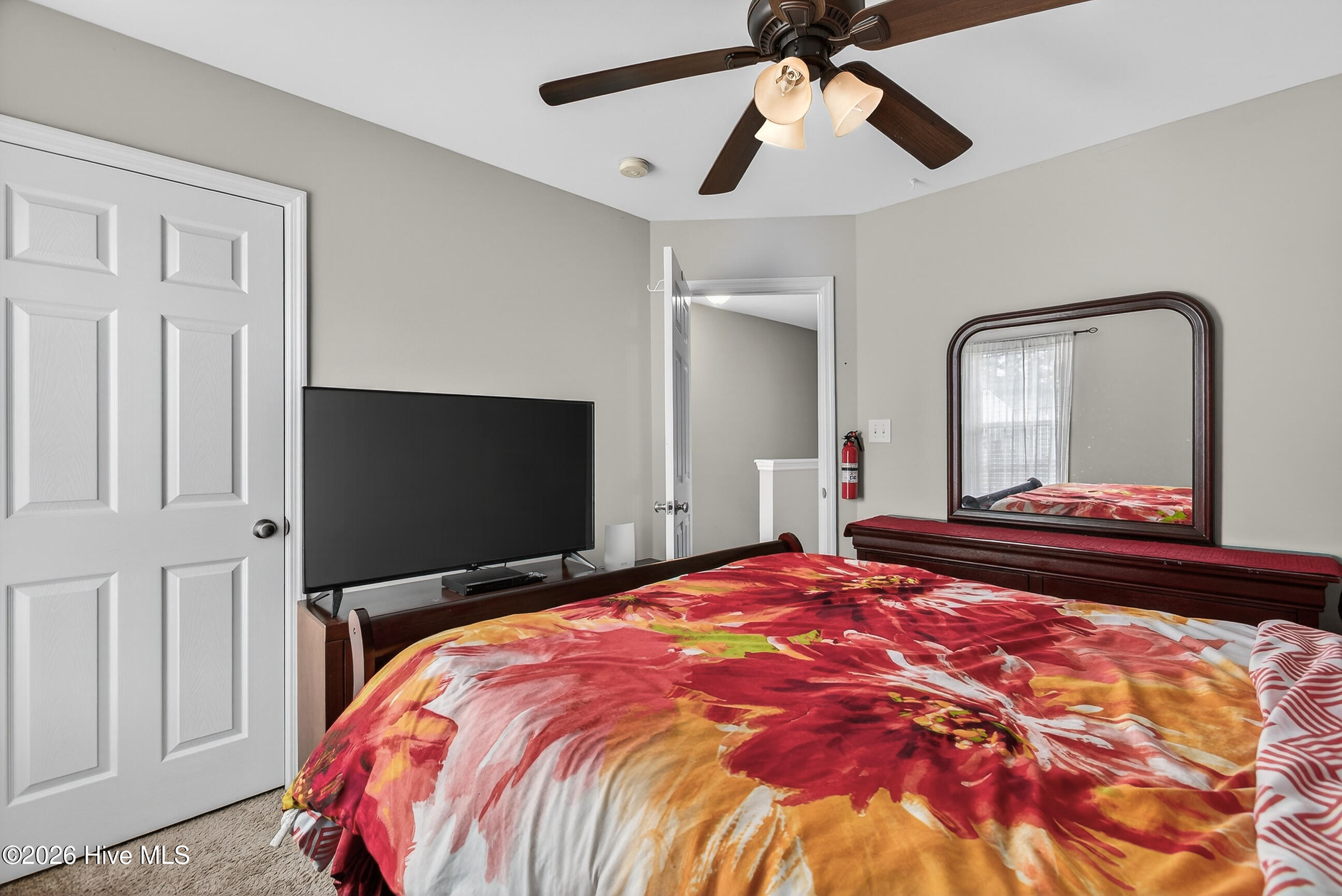 100557000 | Photo 31