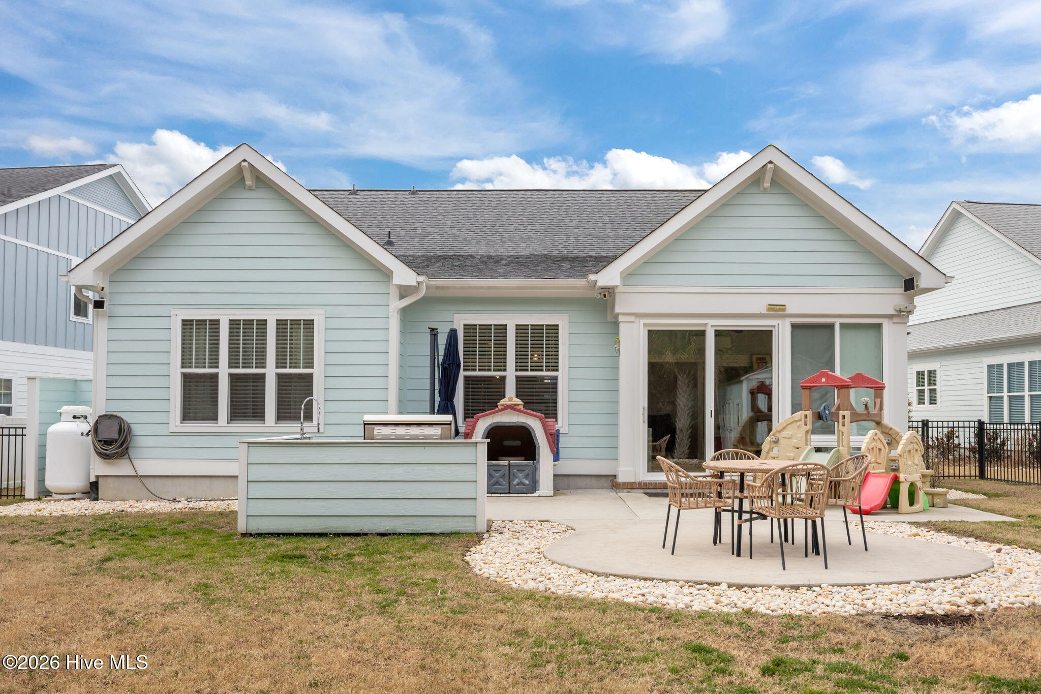 100556932 | Photo 46