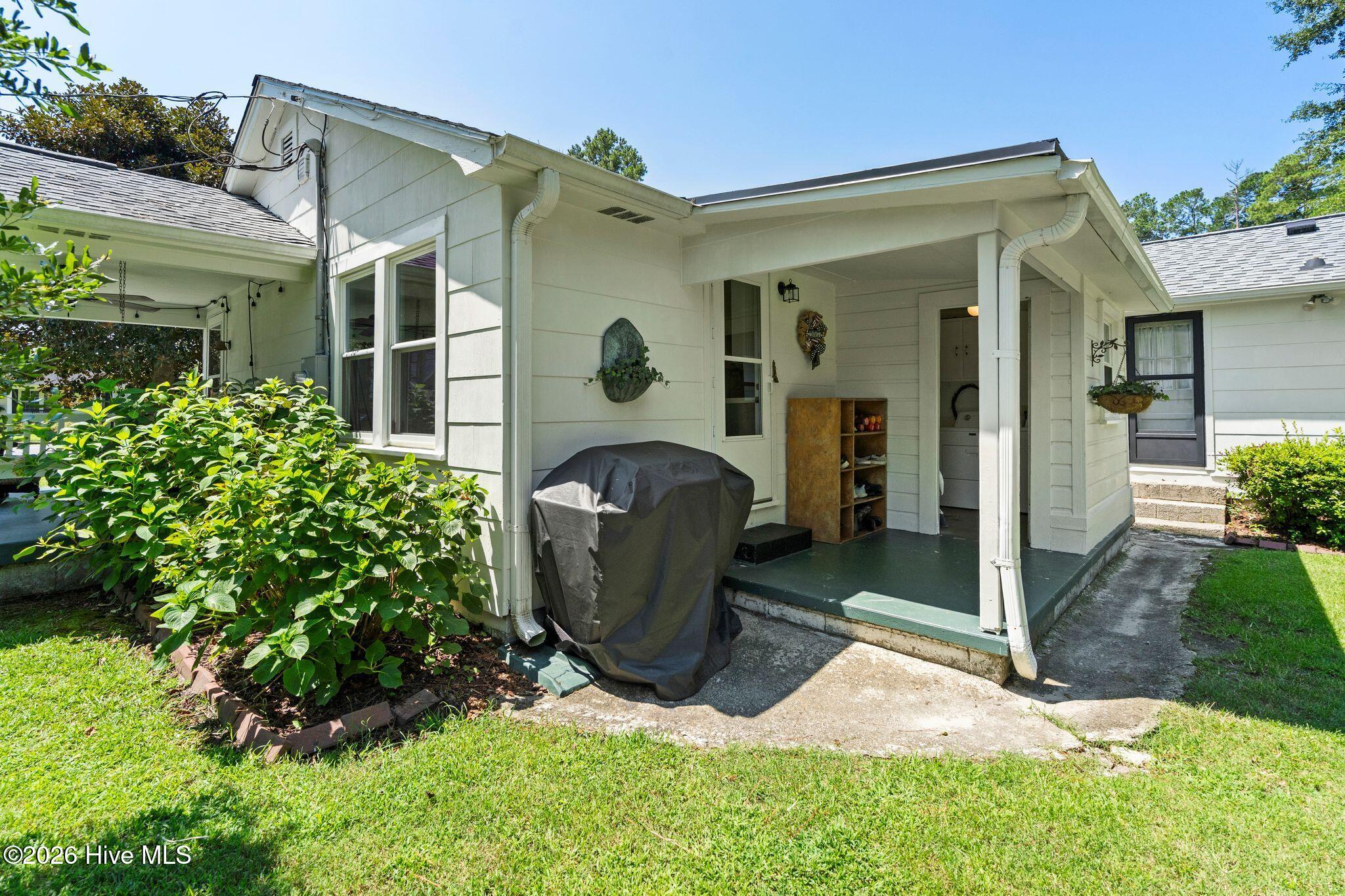Exterior photo of 602 E Wilmington Street, Burgaw, NC 28425. MLS: 100593184